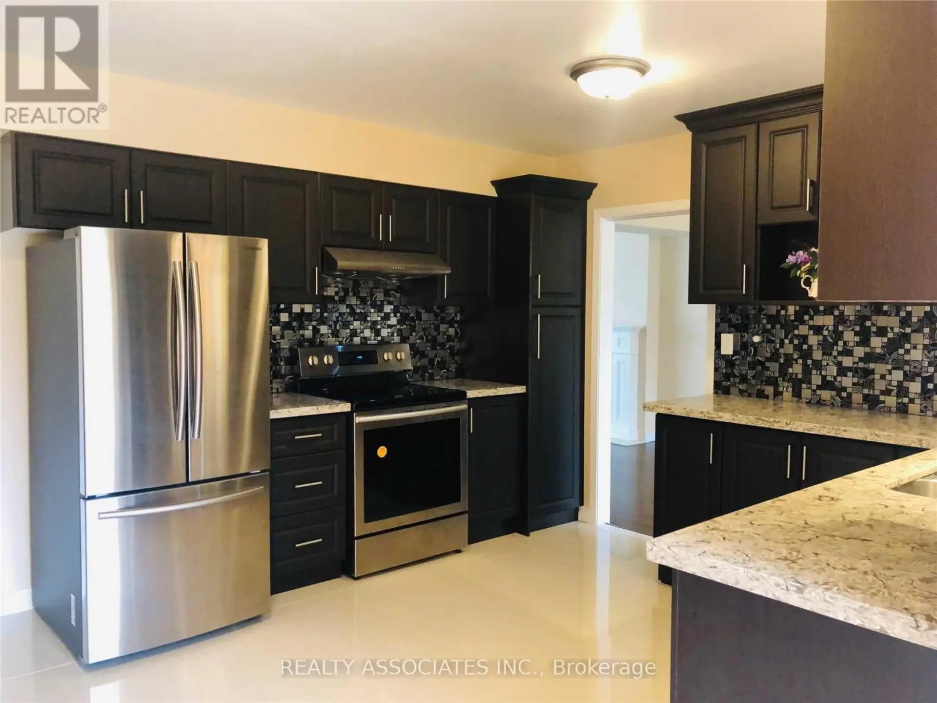 32 ALMOND AVENUE - Image 2