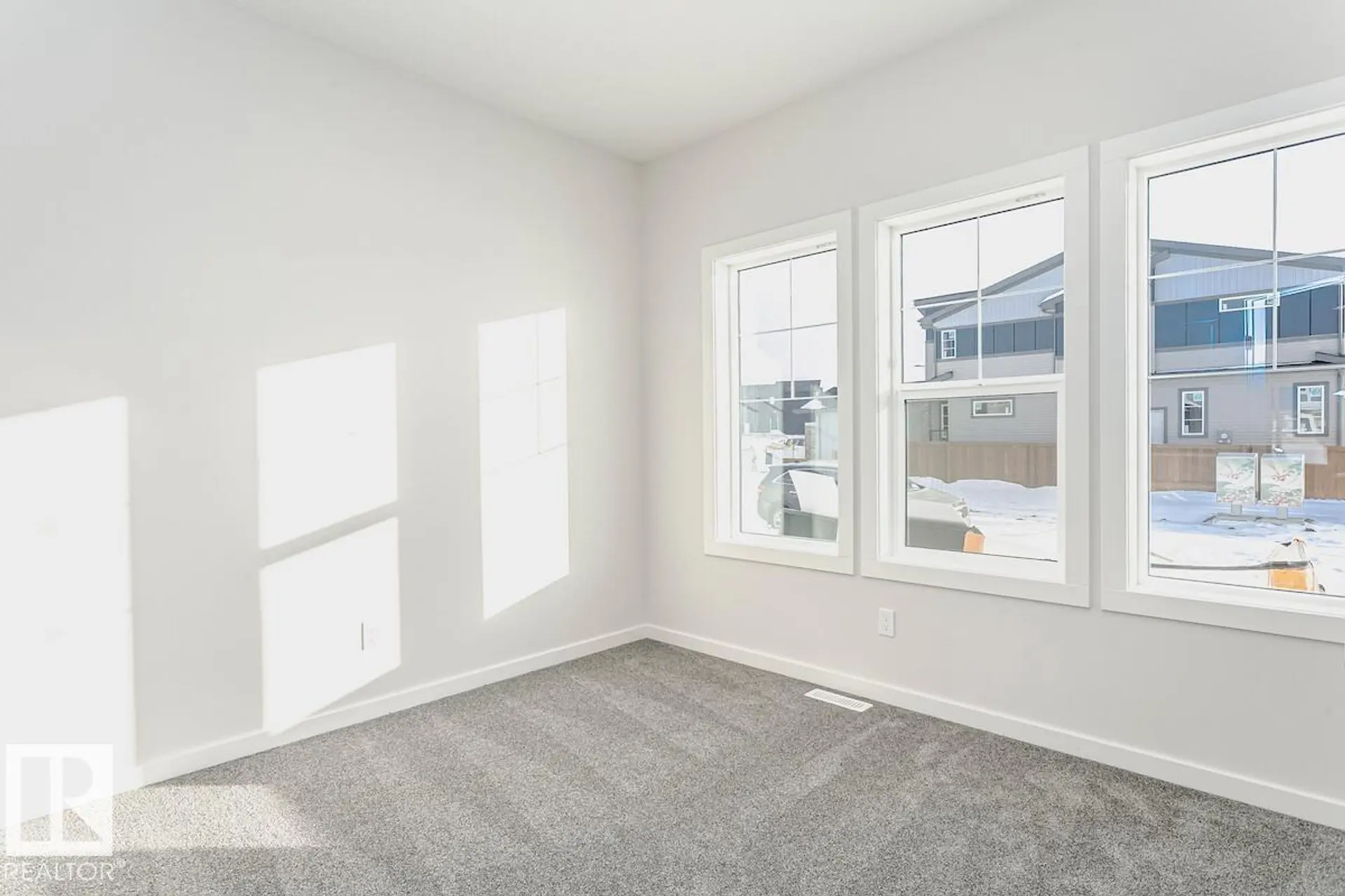 2907 64 ST SW - Image 2