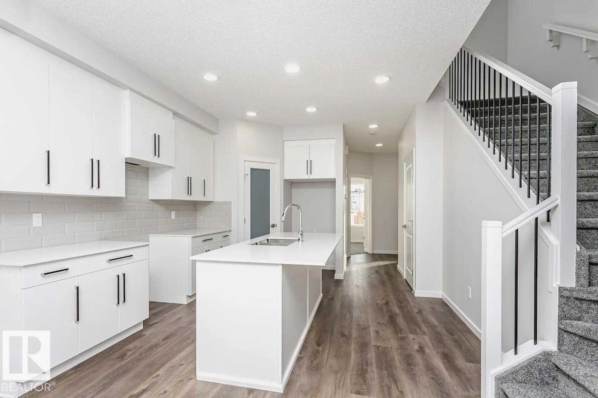 2907 64 ST SW - Image 4