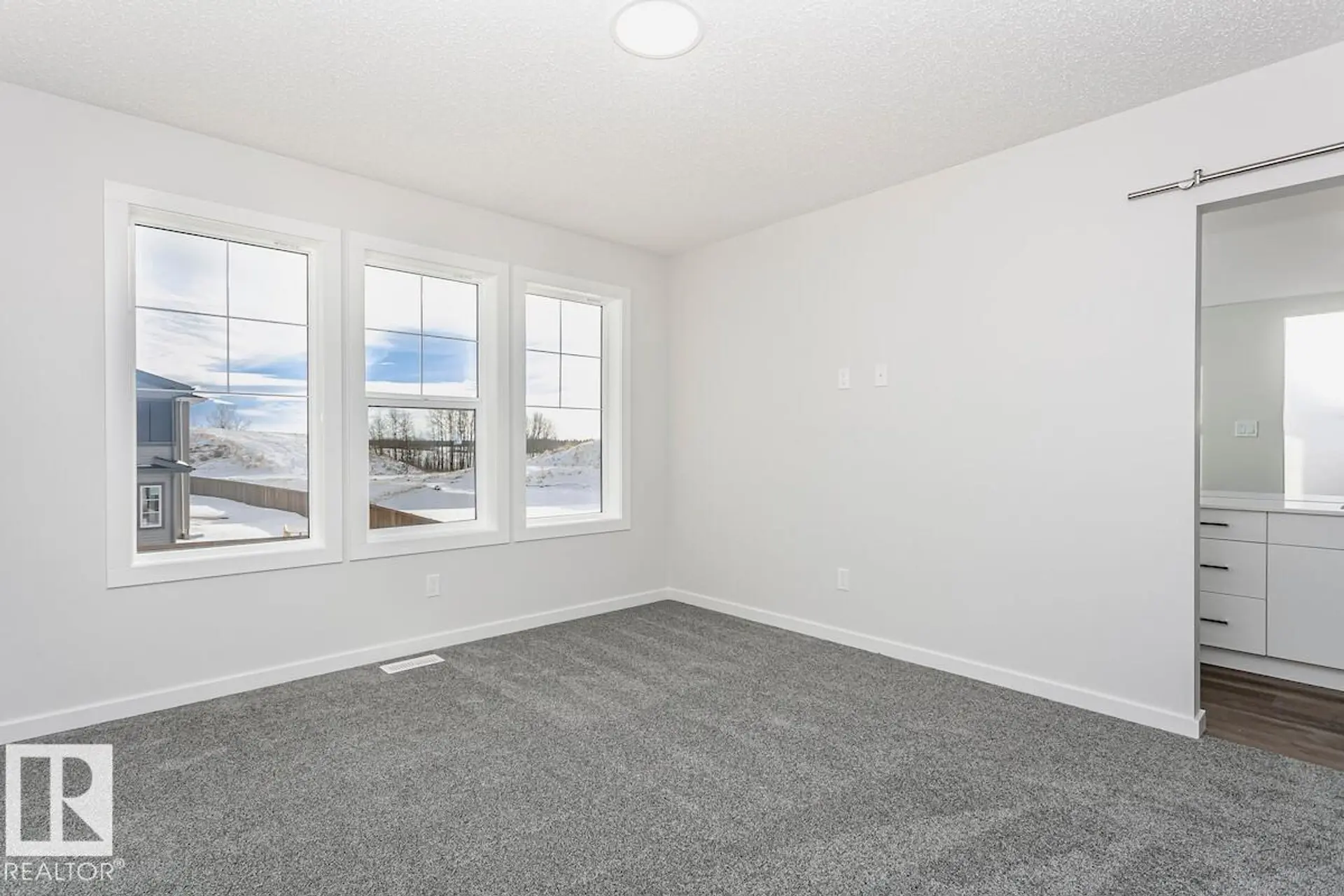 2907 64 ST SW - Image 8