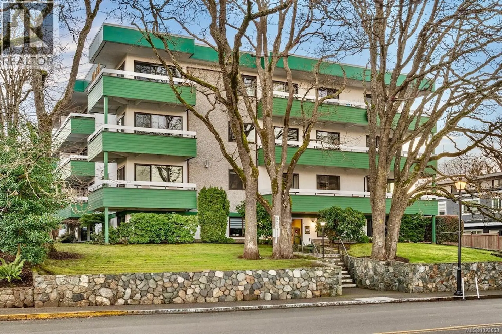 Property at #303 2095 Oak Bay Ave, Oak Bay, BC