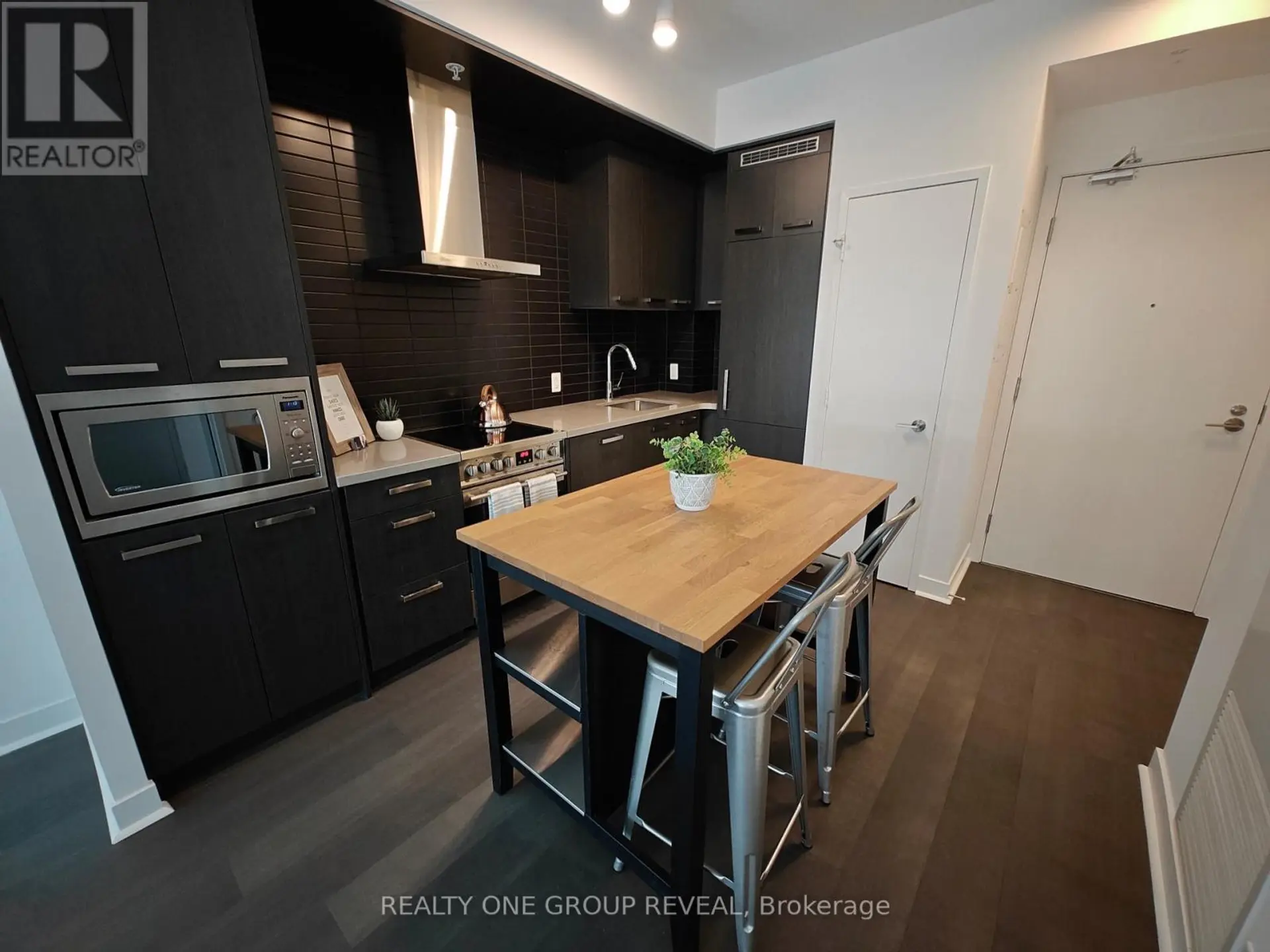 #213S 455 FRONT STREET E - Image 3