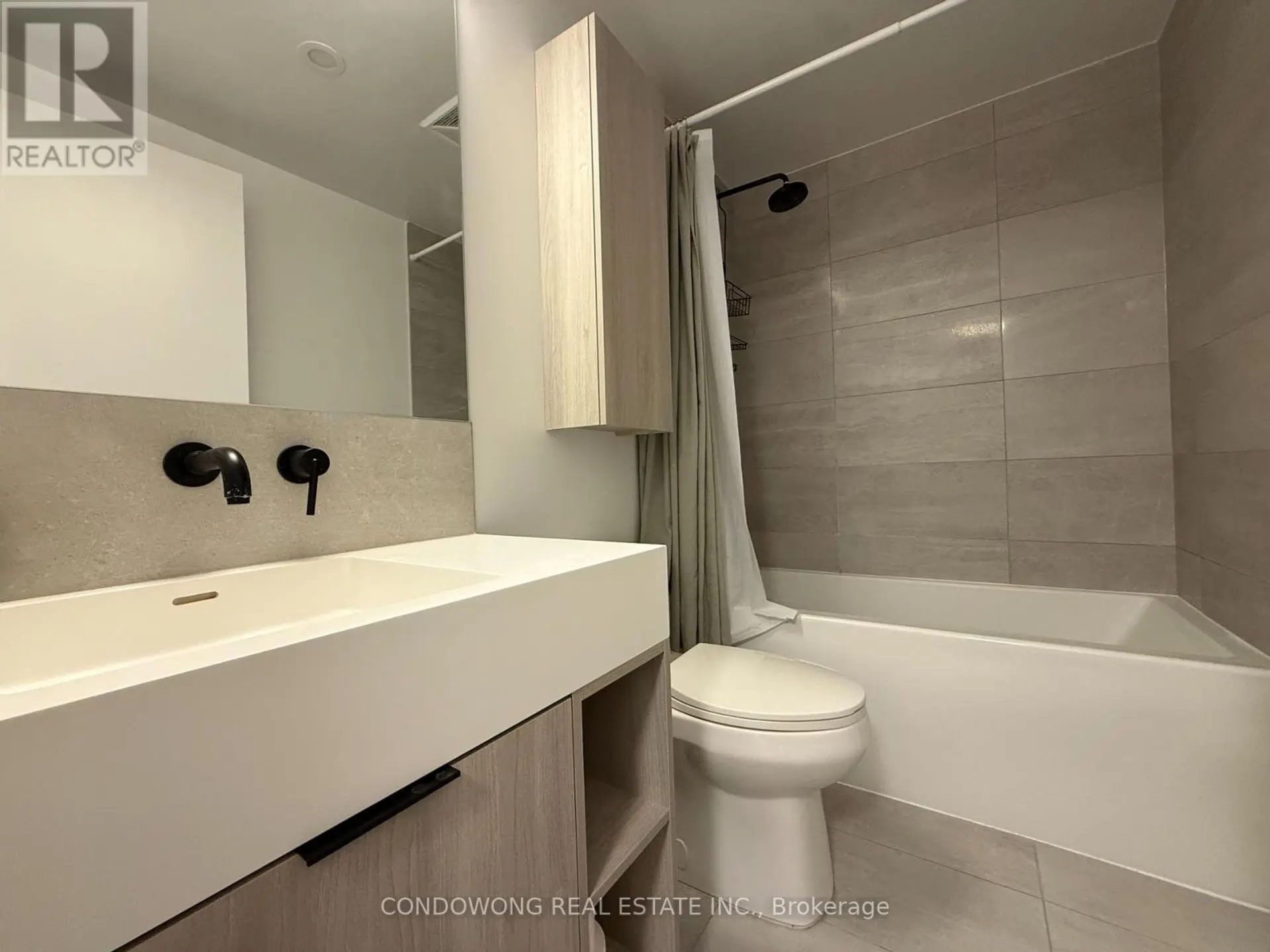 #912 108 PETER STREET - Image 10