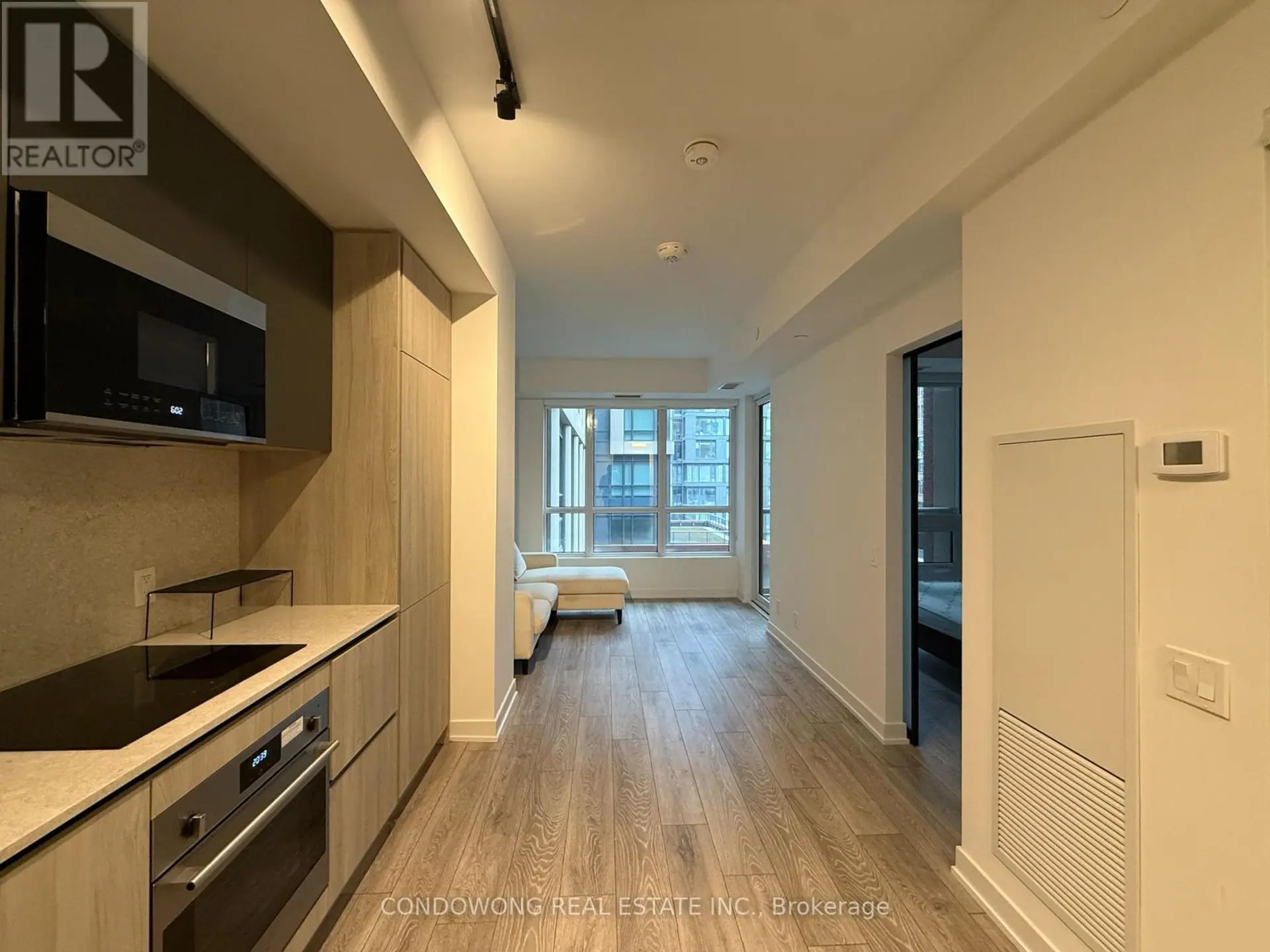 #912 108 PETER STREET - Image 2