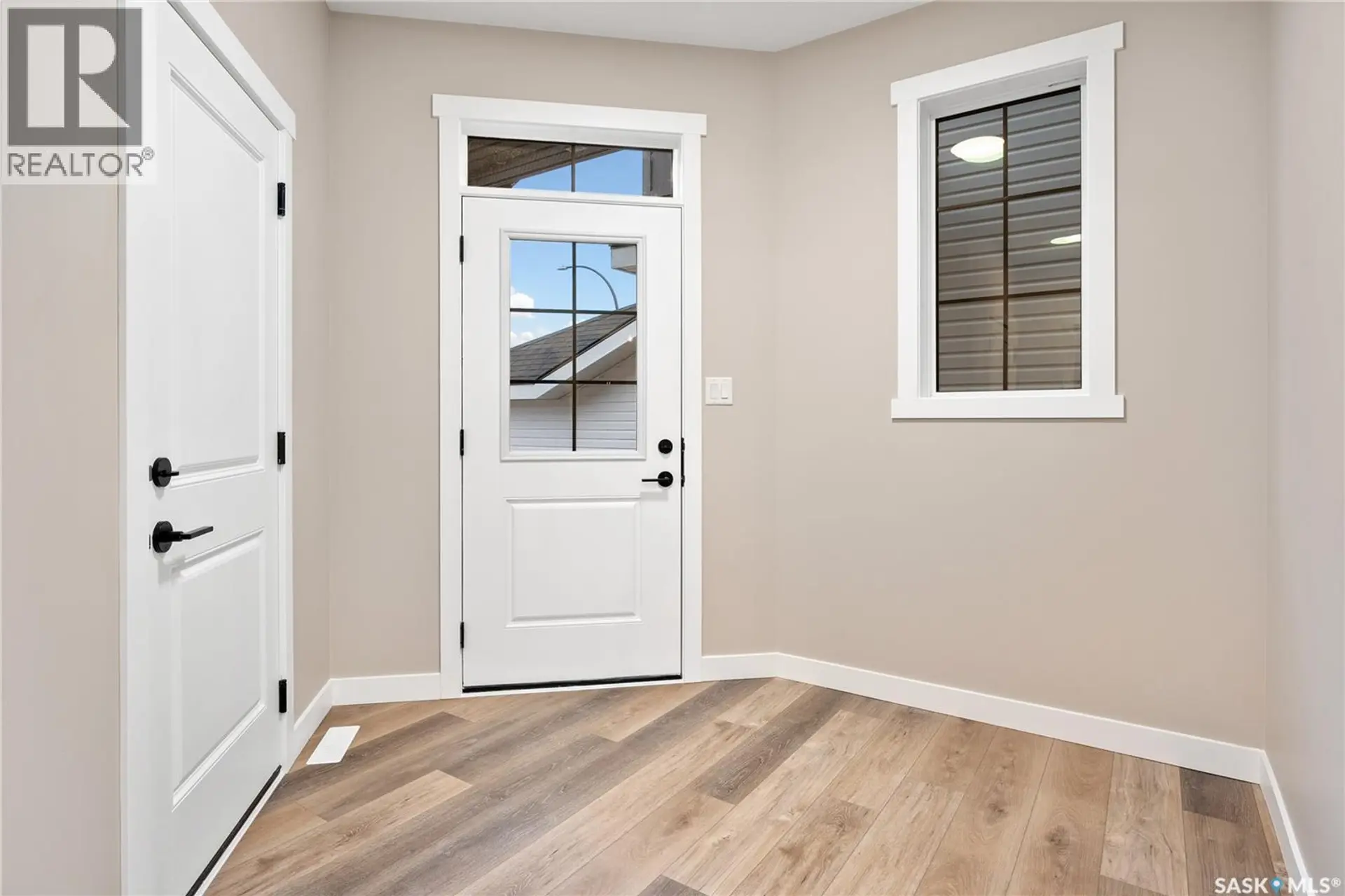 2986 DUMONT WAY - Image 2