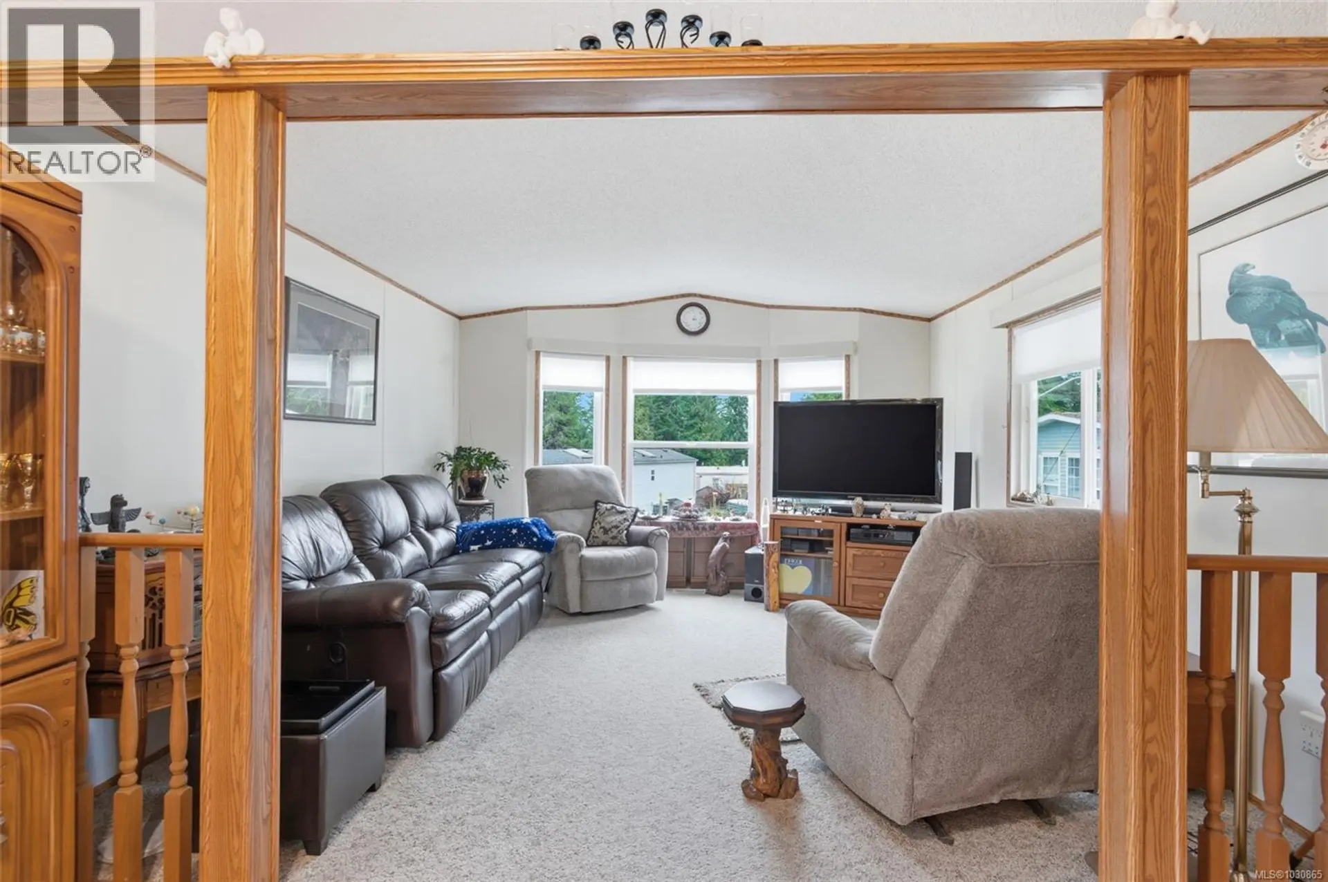 #67 10325 Lakeshore Rd - Image 2