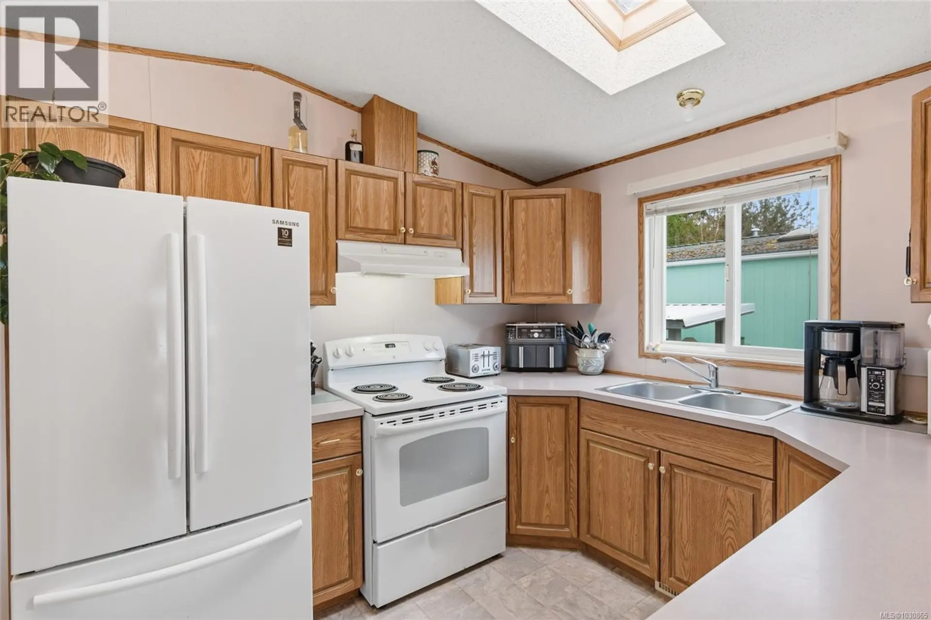 #67 10325 Lakeshore Rd - Image 4
