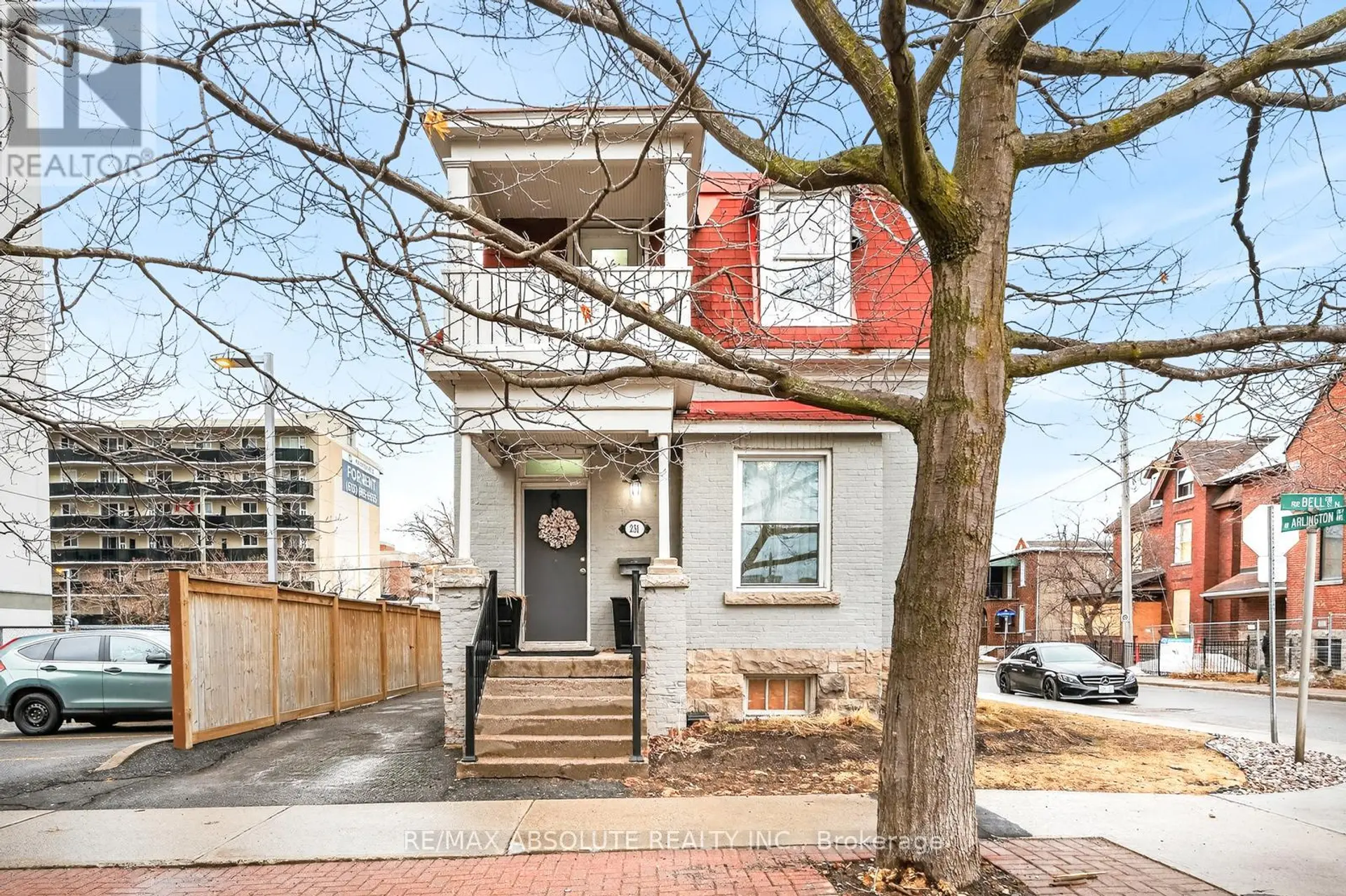 231 BELL STREET N - Image 1