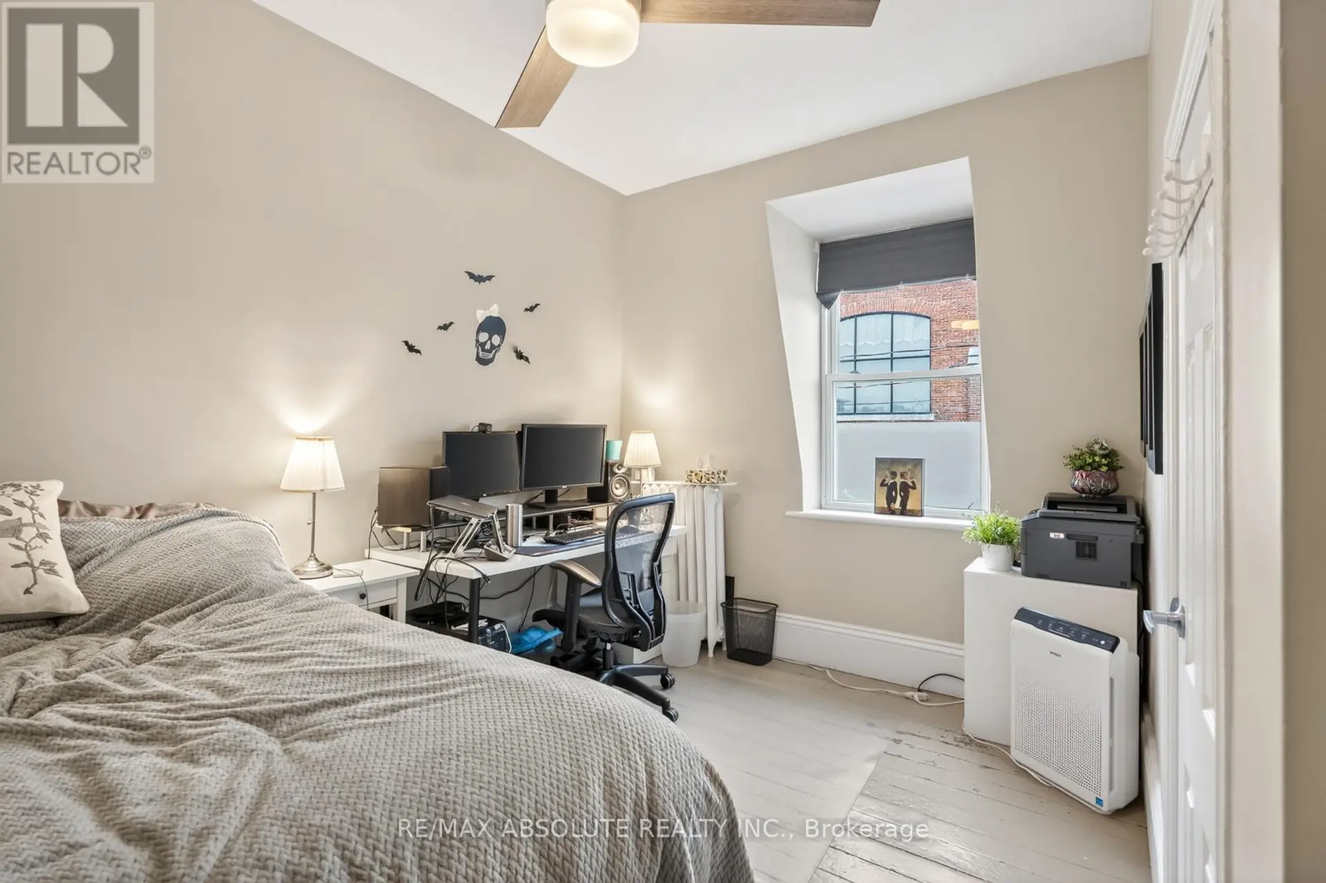 231 BELL STREET N - Image 17