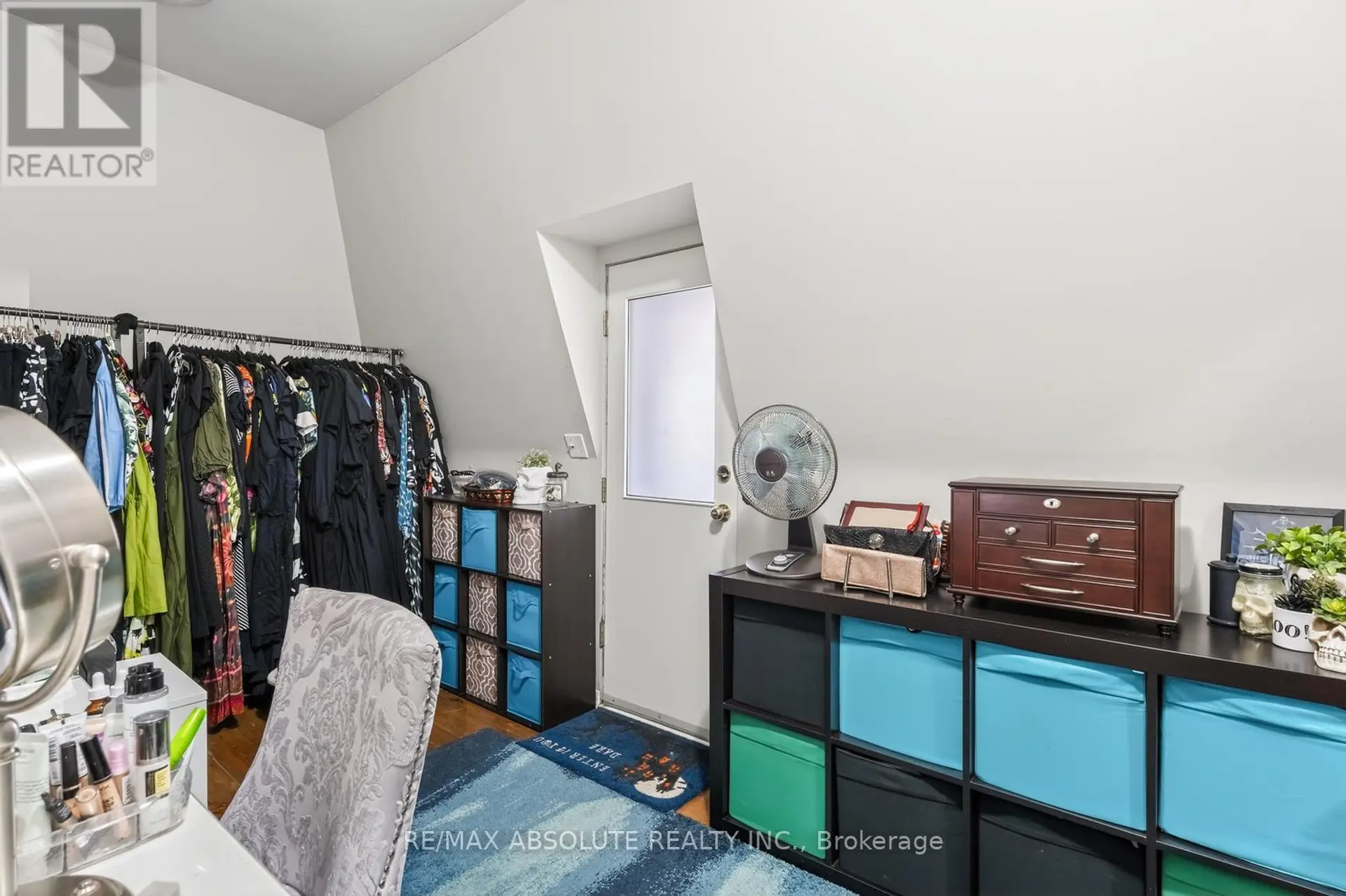 231 BELL STREET N - Image 19