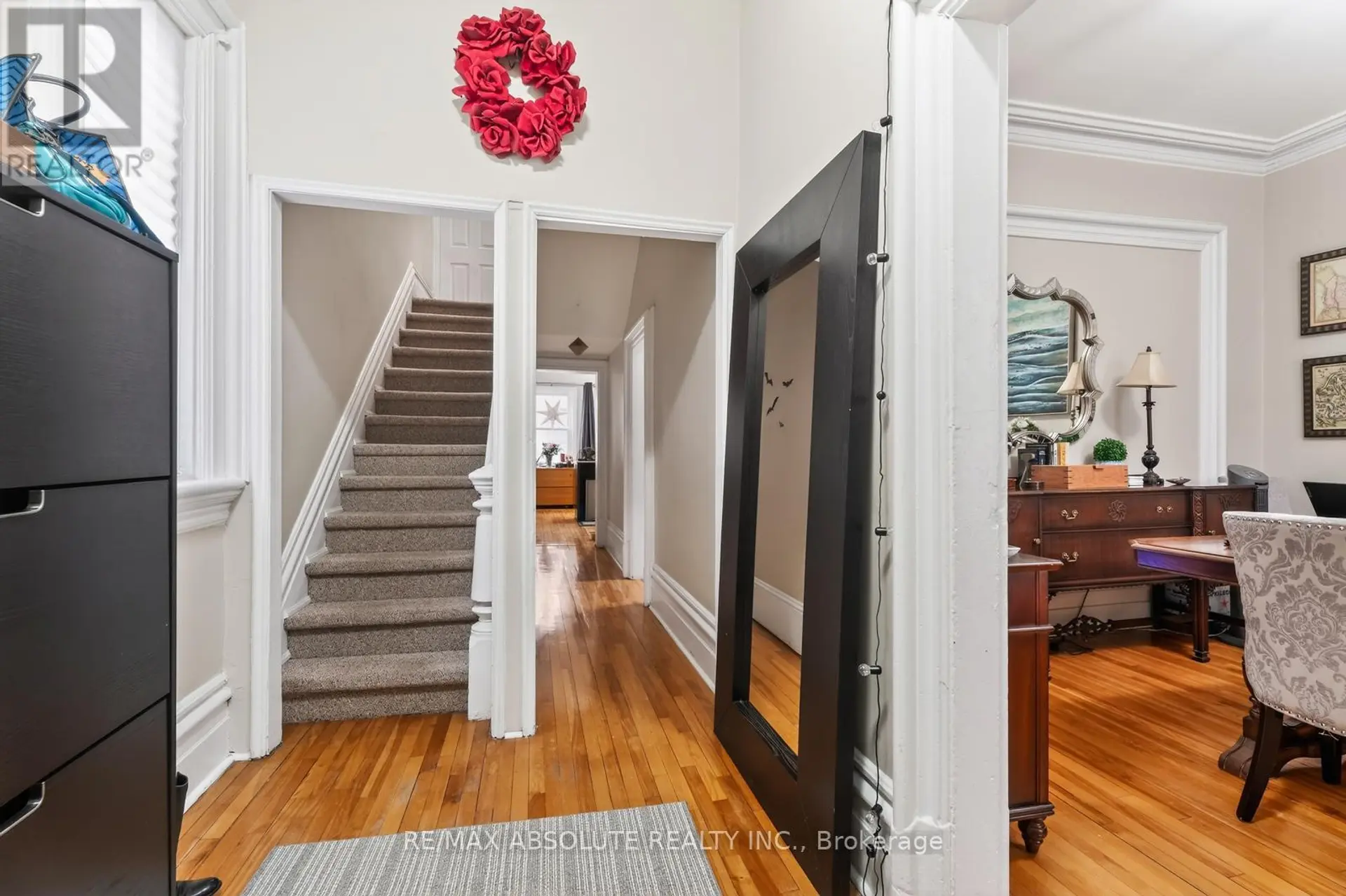231 BELL STREET N - Image 4