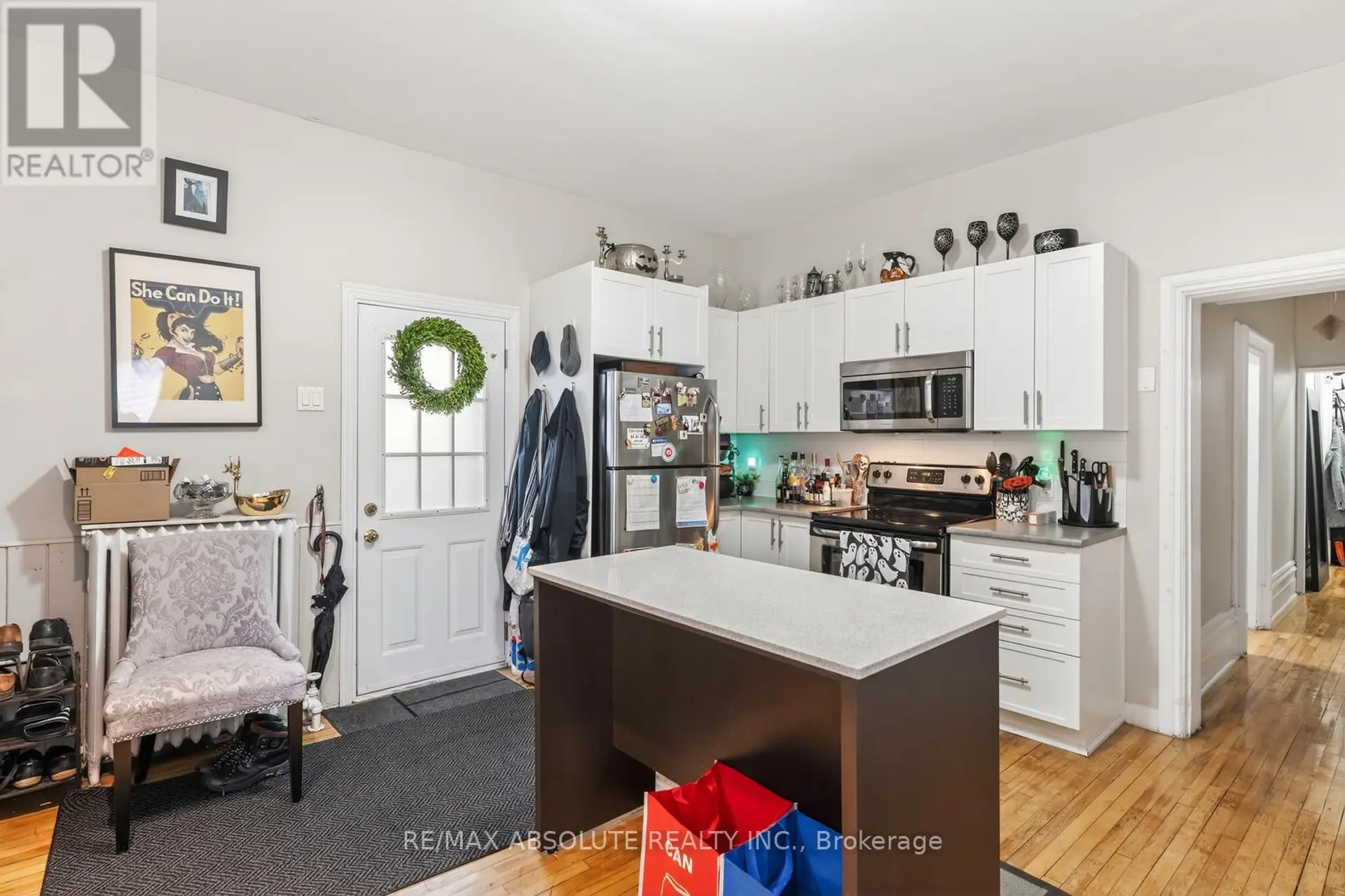 231 BELL STREET N - Image 5
