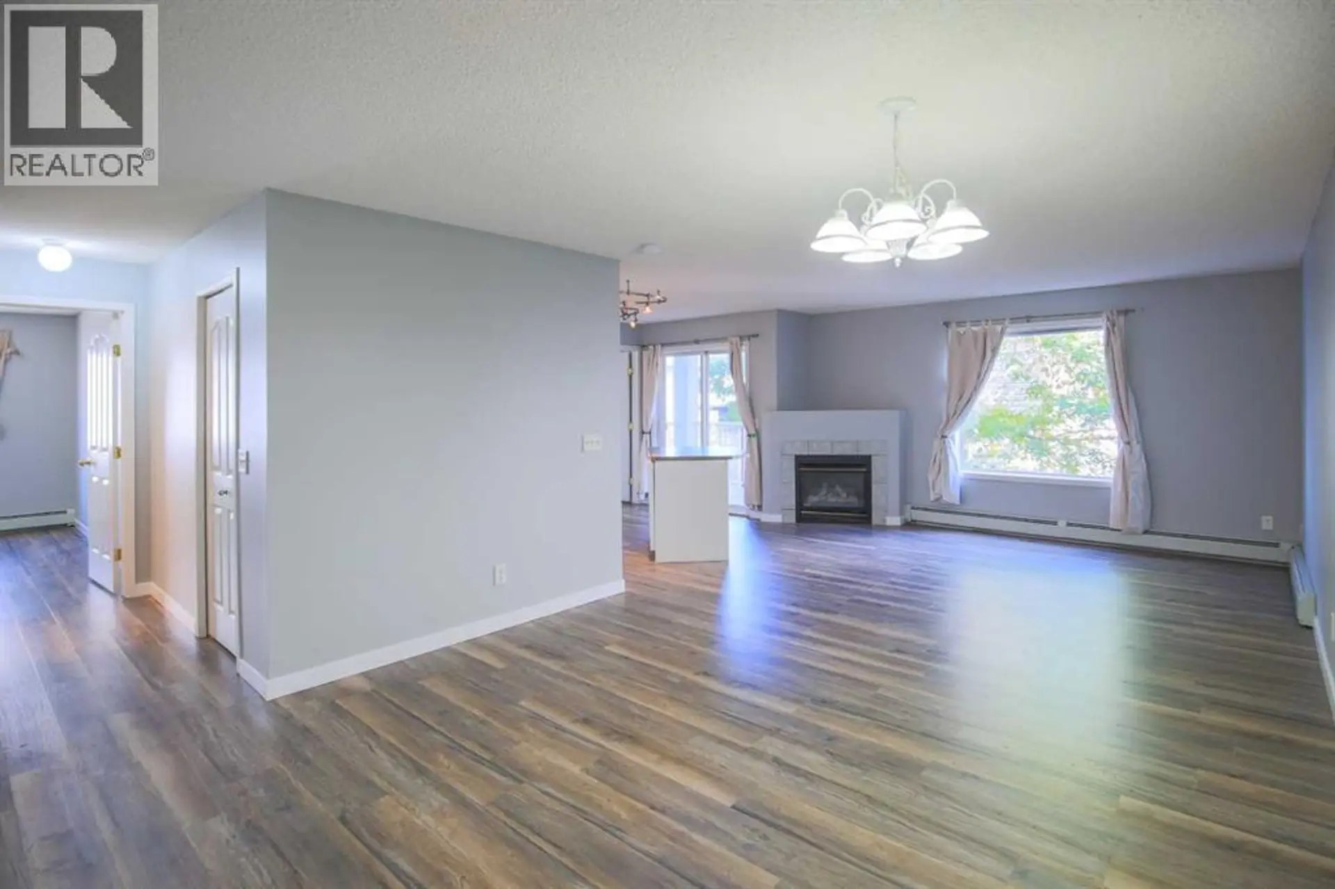 #202 5202 VALLEYVIEW PARK SE - Image 1