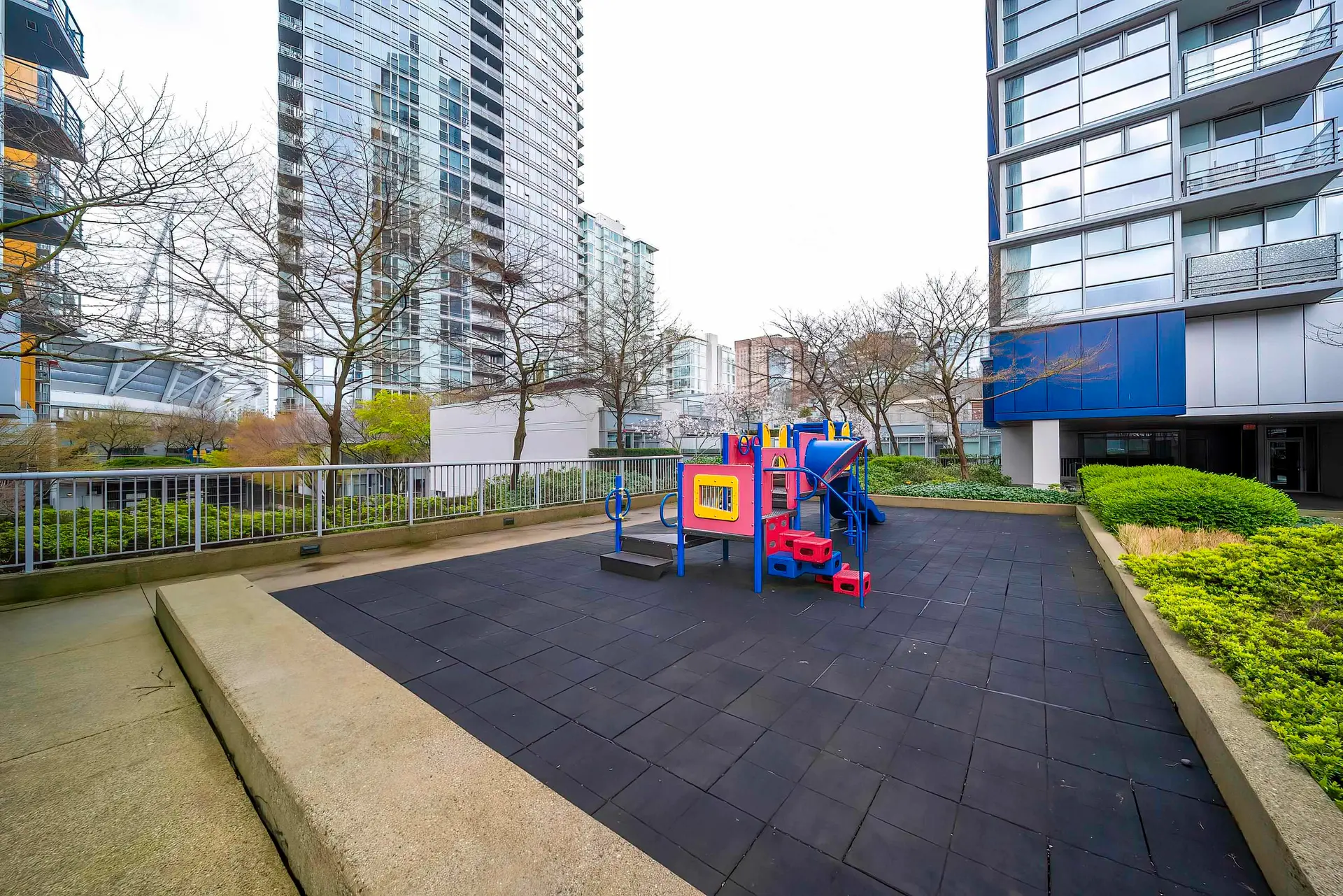 119 Regiment Square - Image 17