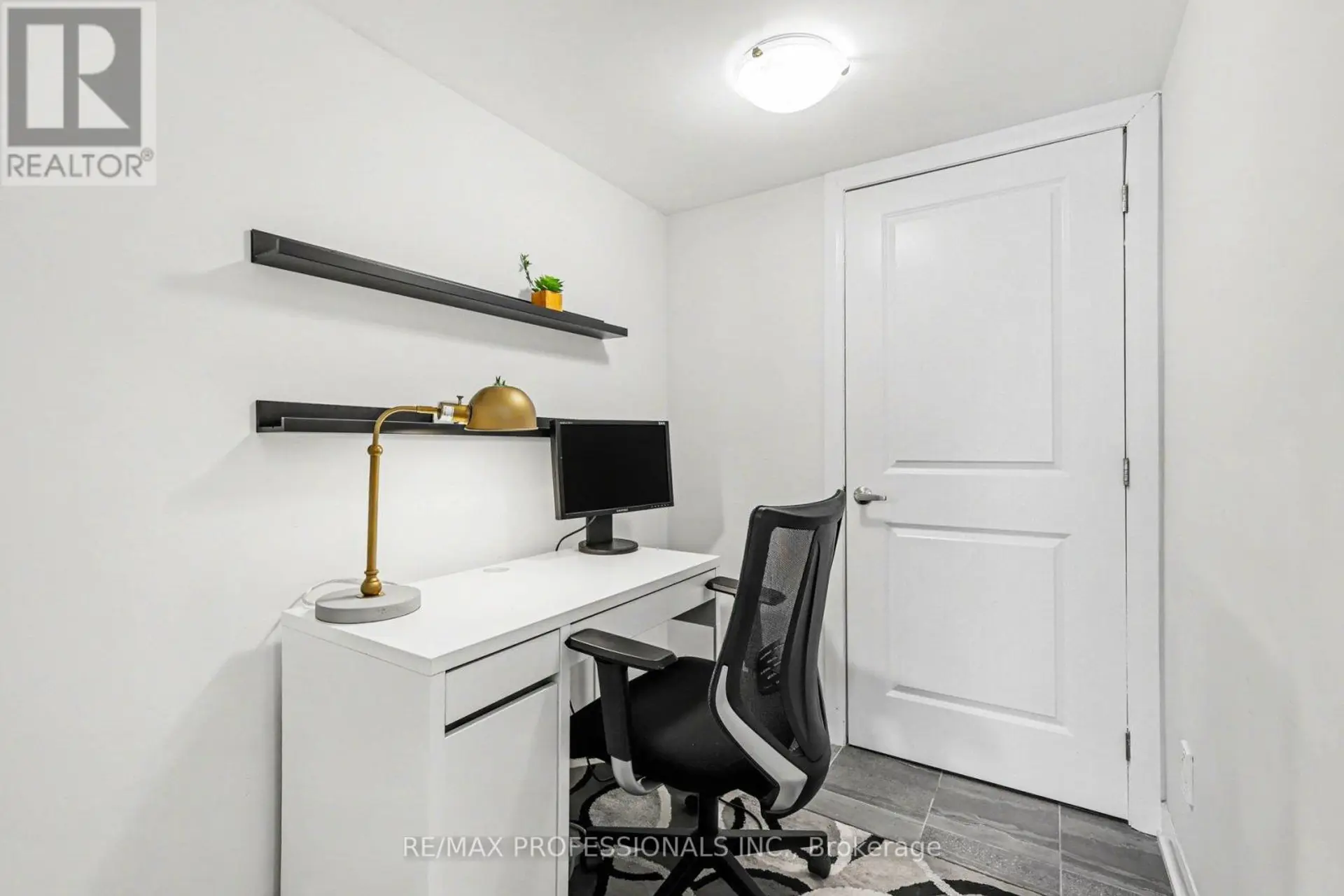 919 LIXNAW COURT - Image 4