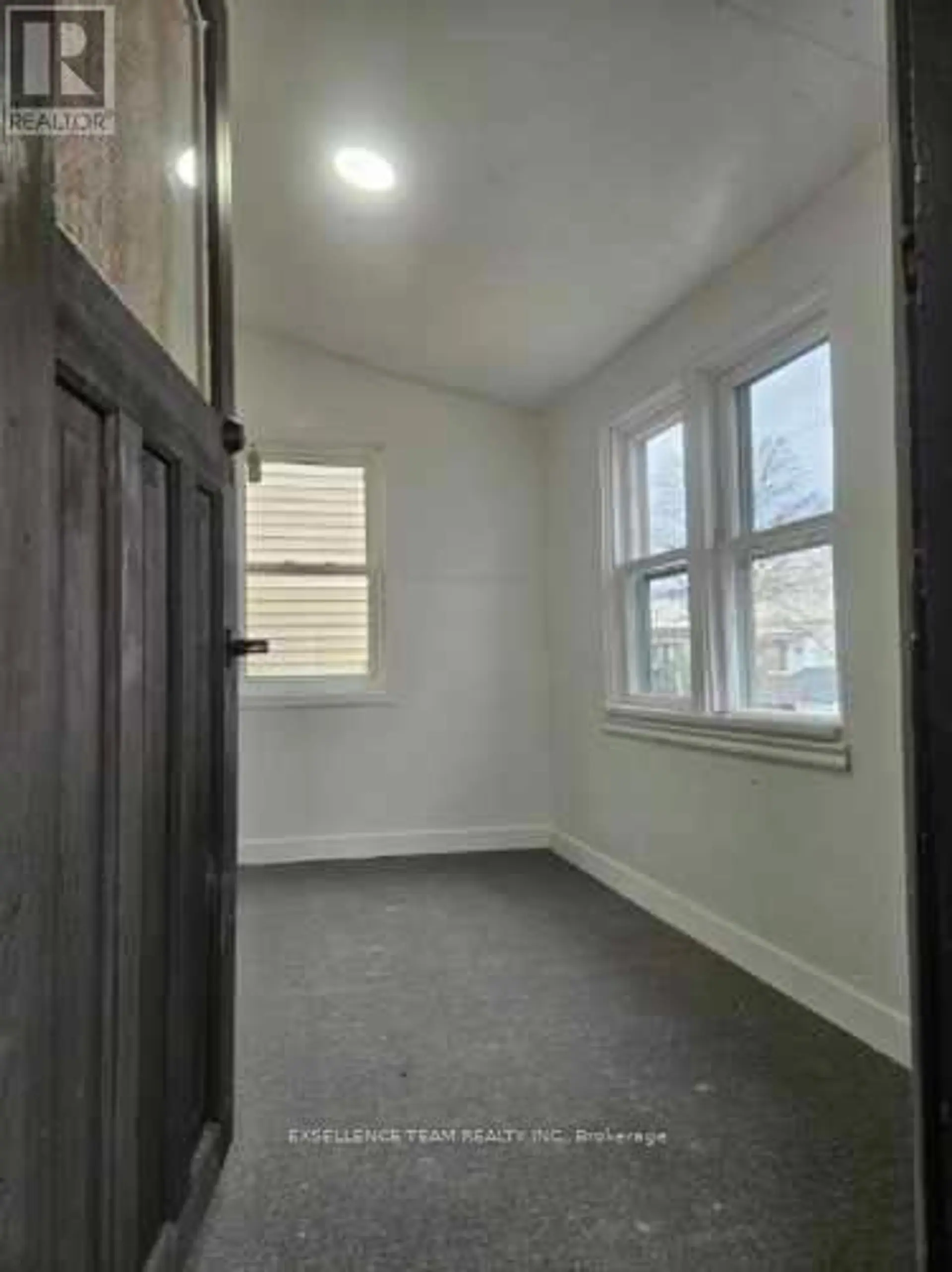 230-230A CARLETON STREET W - Image 2