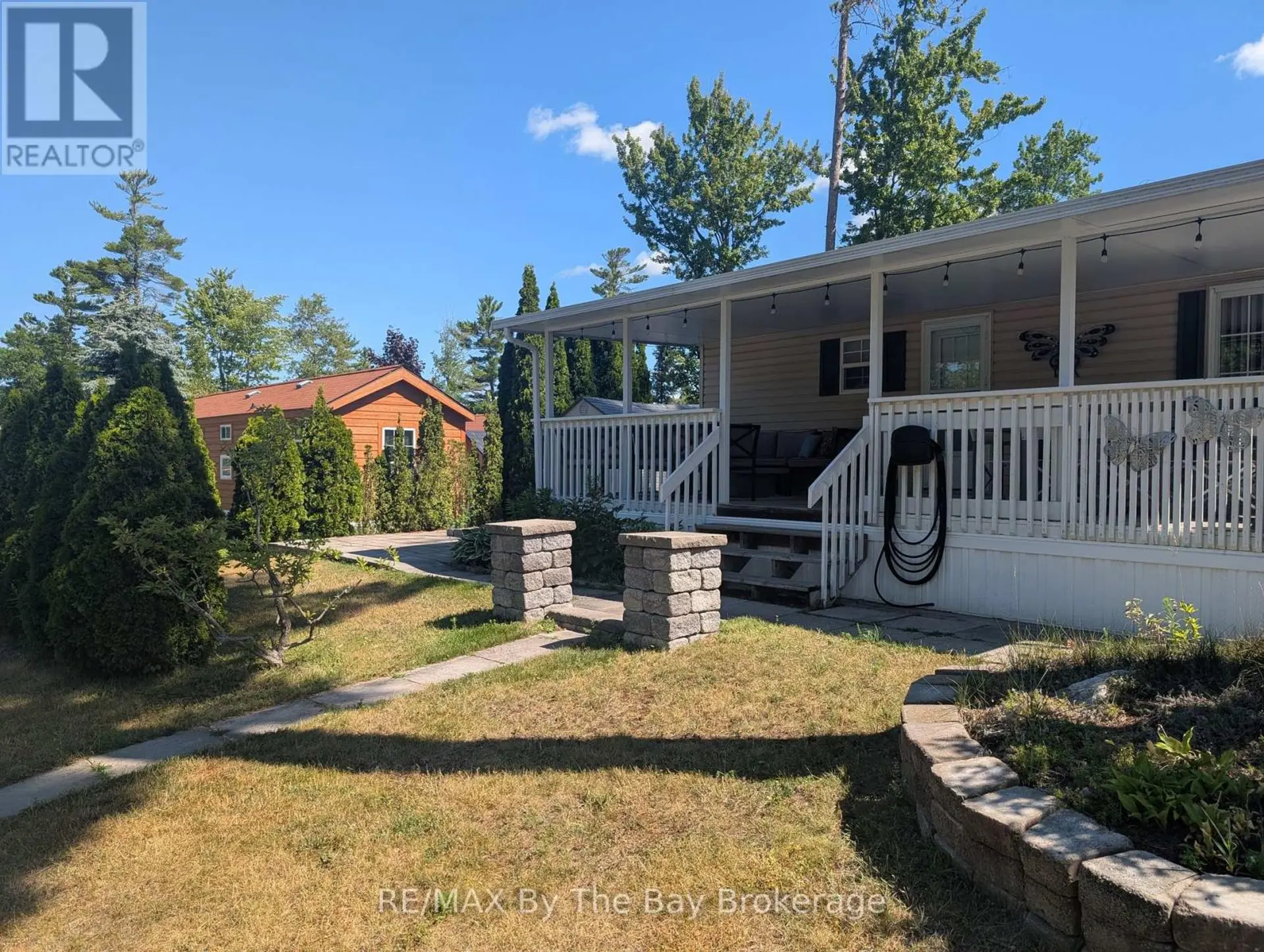 2 WHITE PINES TRAIL - Image 3