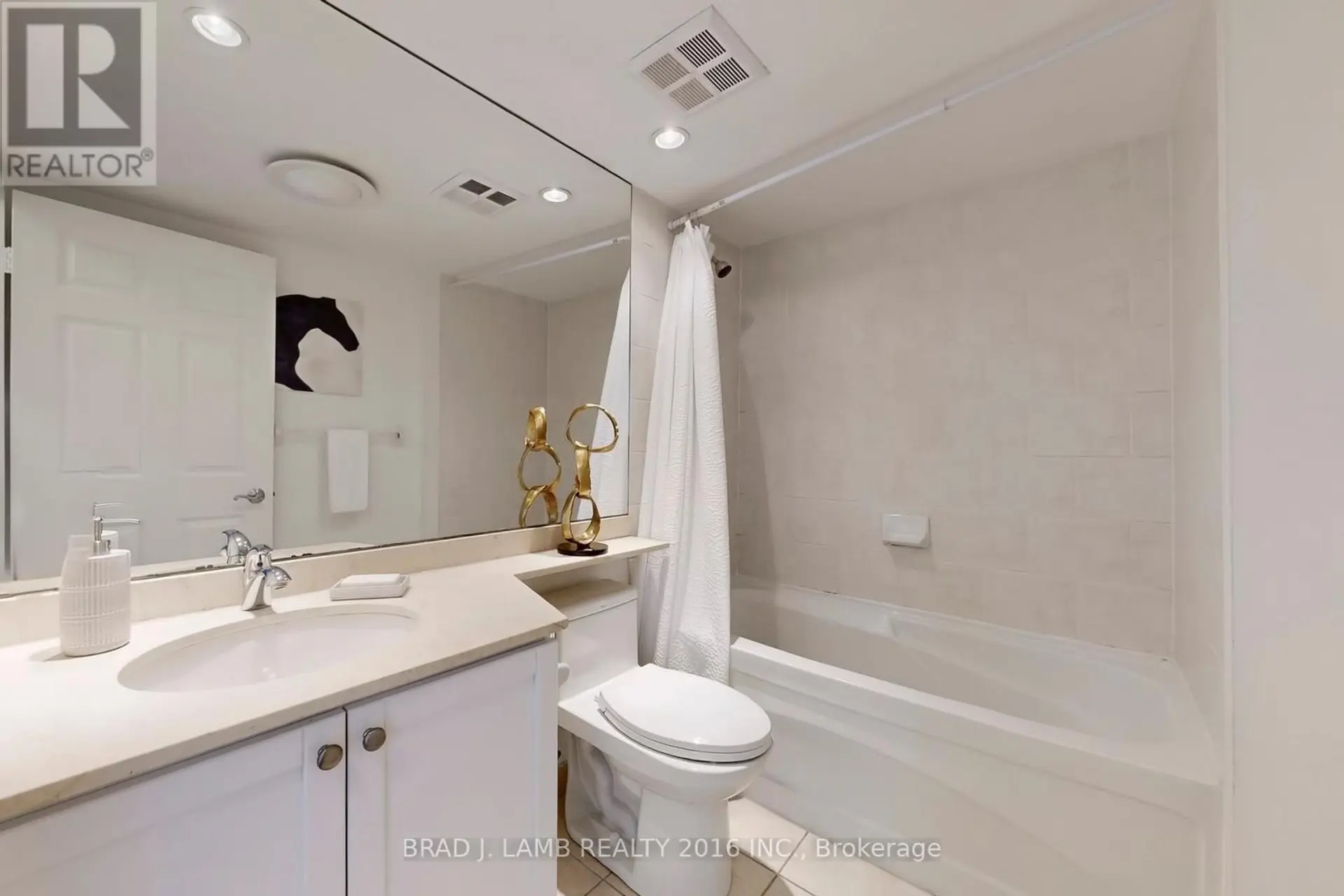 #302 245 DAVISVILLE AVENUE - Image 12