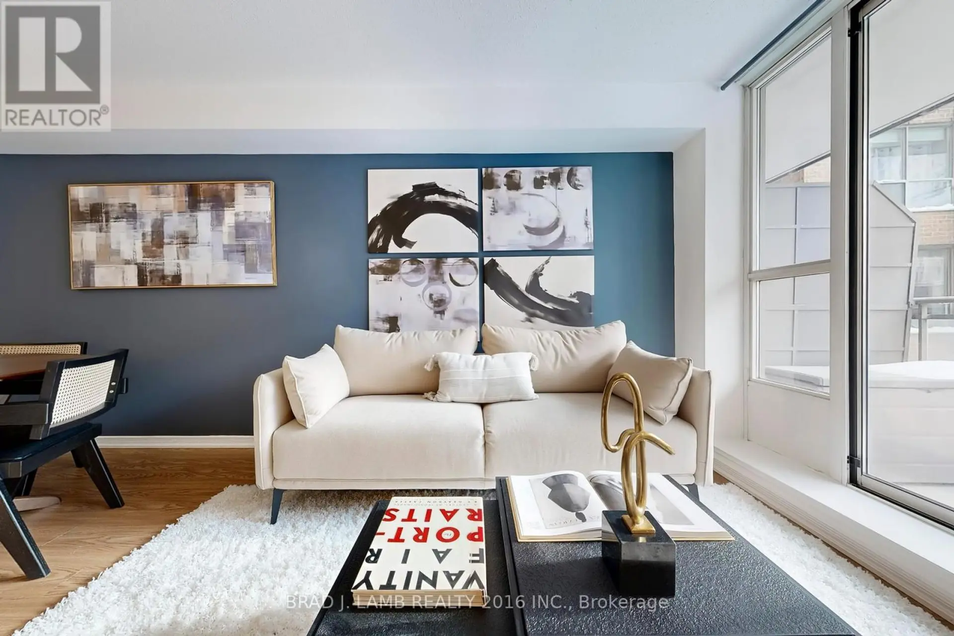 #302 245 DAVISVILLE AVENUE - Image 4
