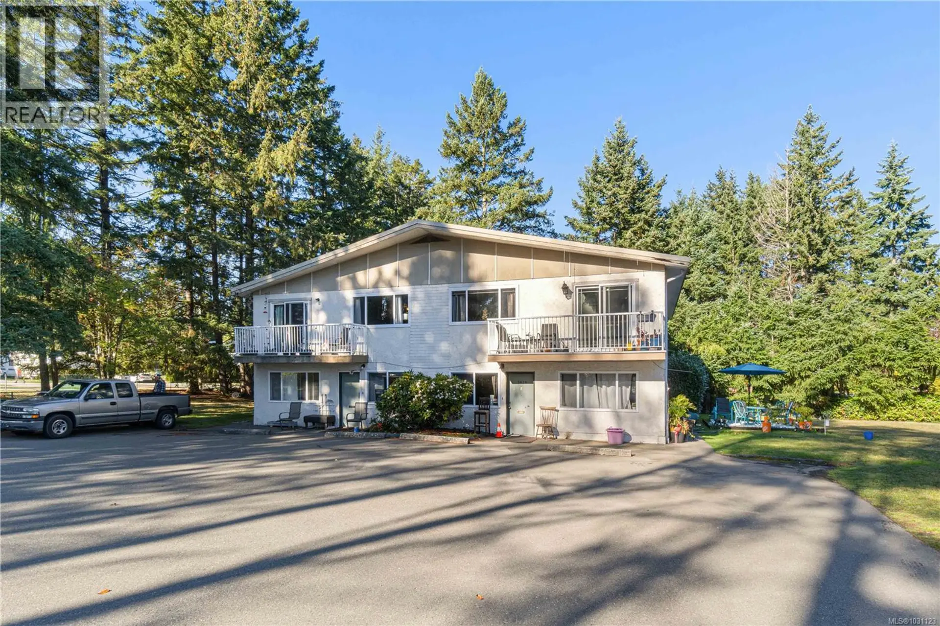 Property at 5430/5432 Bergen Op Zoom Dr, Nanaimo, BC