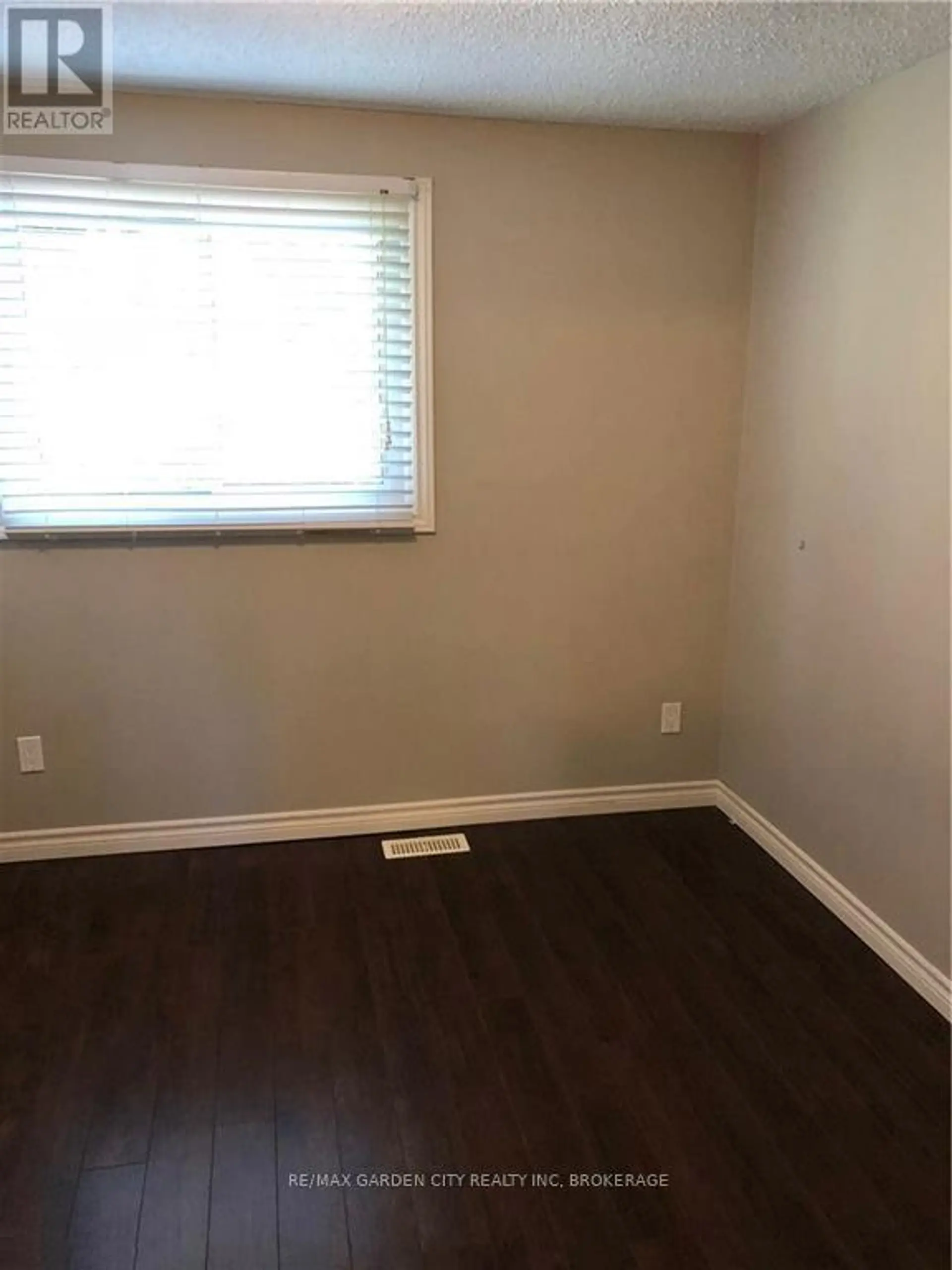 29 ST. HILDA'S COURT - Image 8
