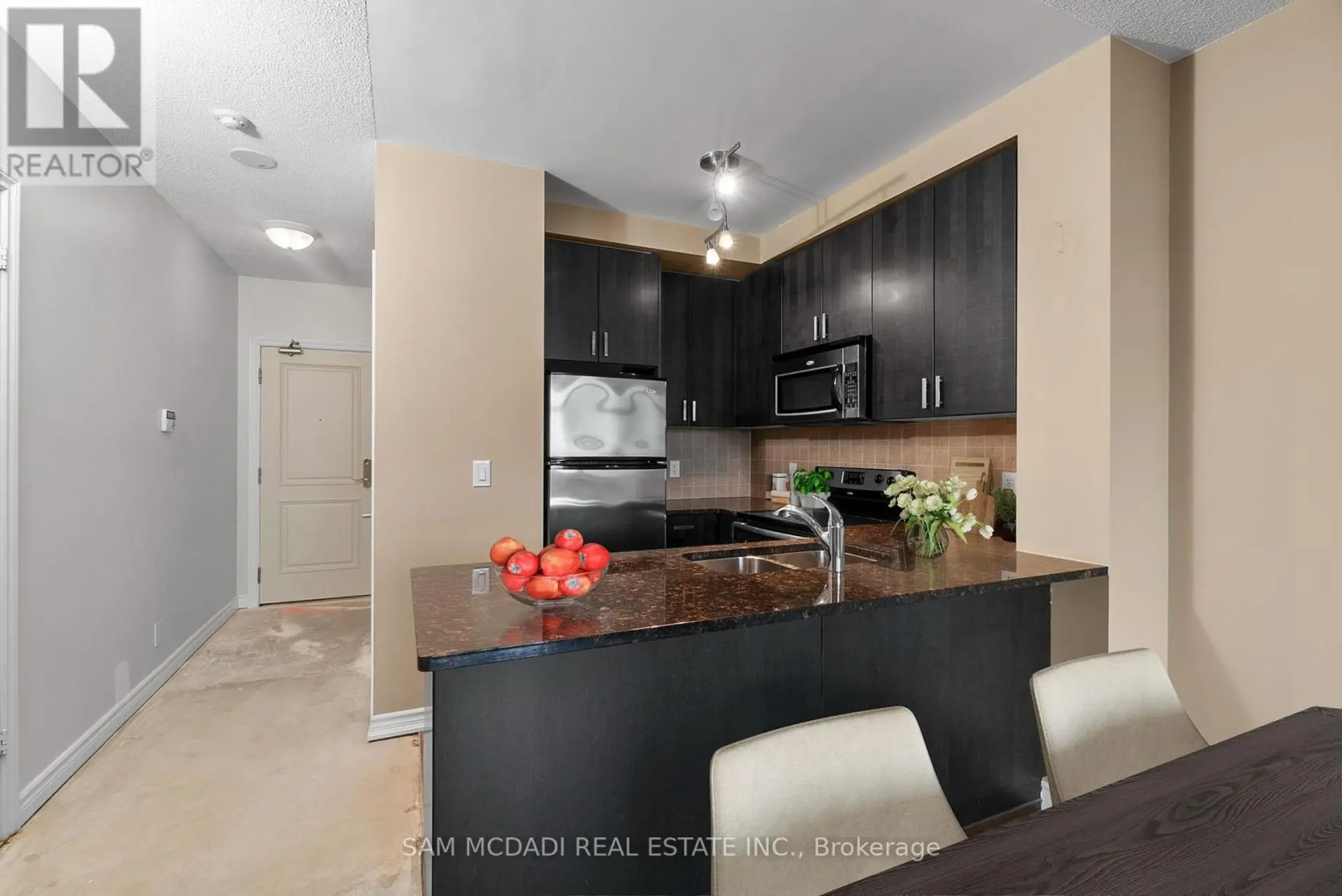#1616 9235 JANE STREET - Image 4
