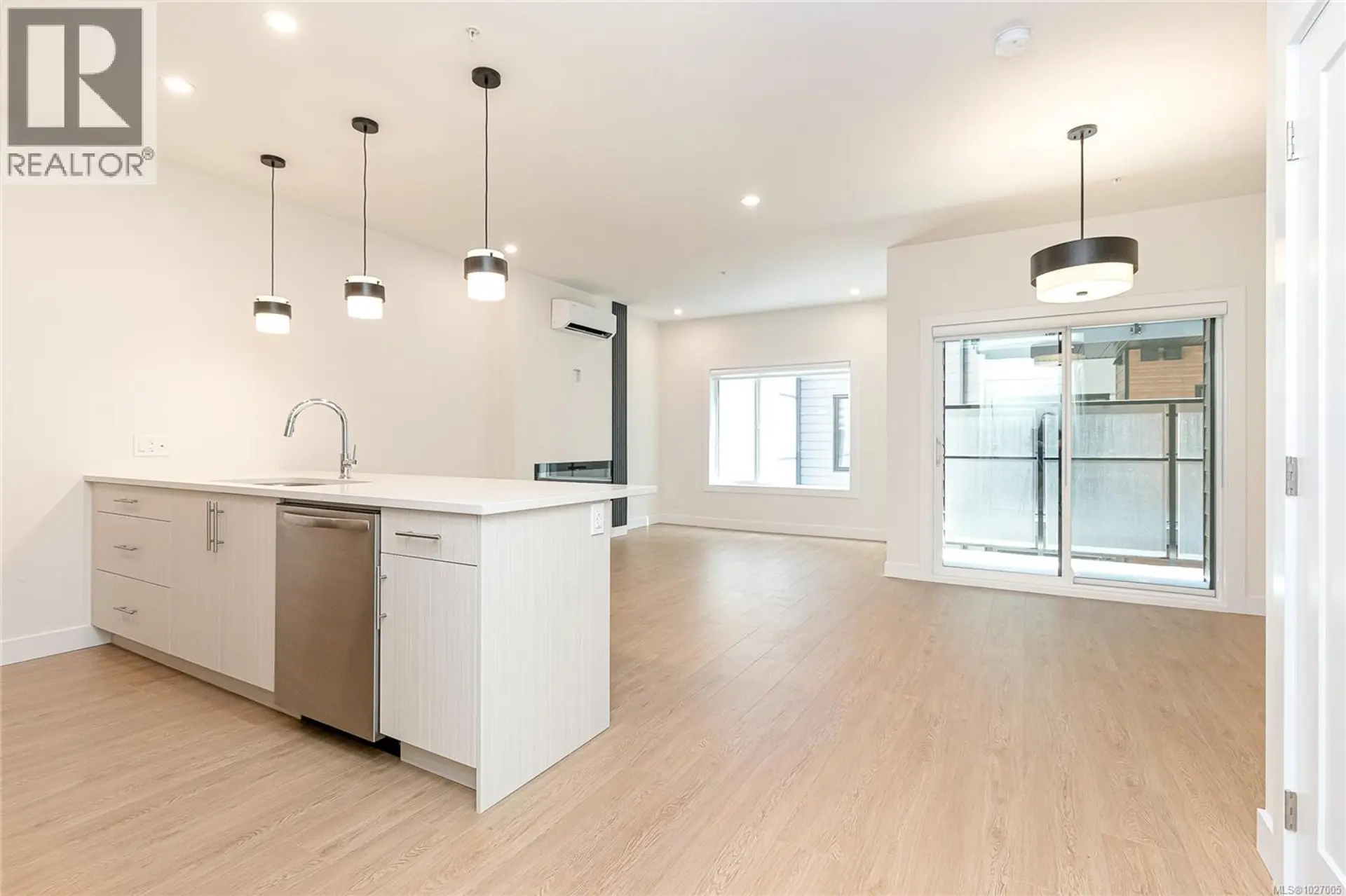 #304 924 Jenkins Ave - Image 2