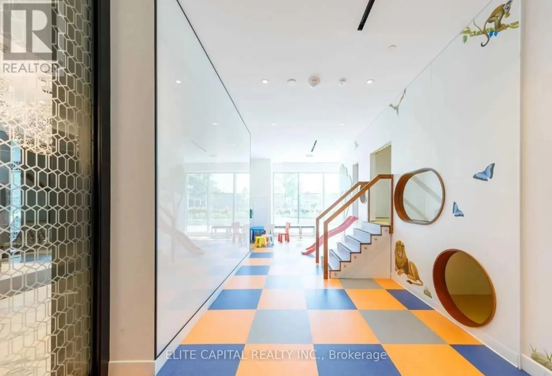 #1010 31 TIPPETT ROAD - Image 11