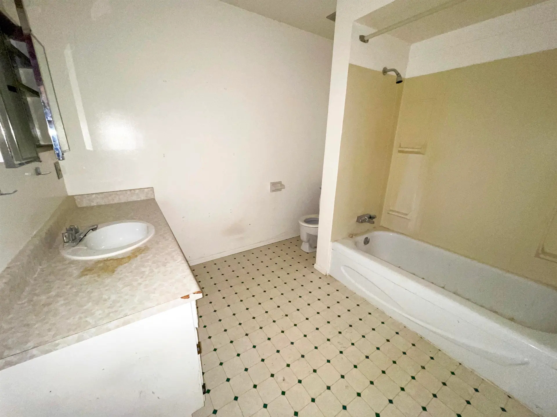 #13 9402 122 Street - Image 17