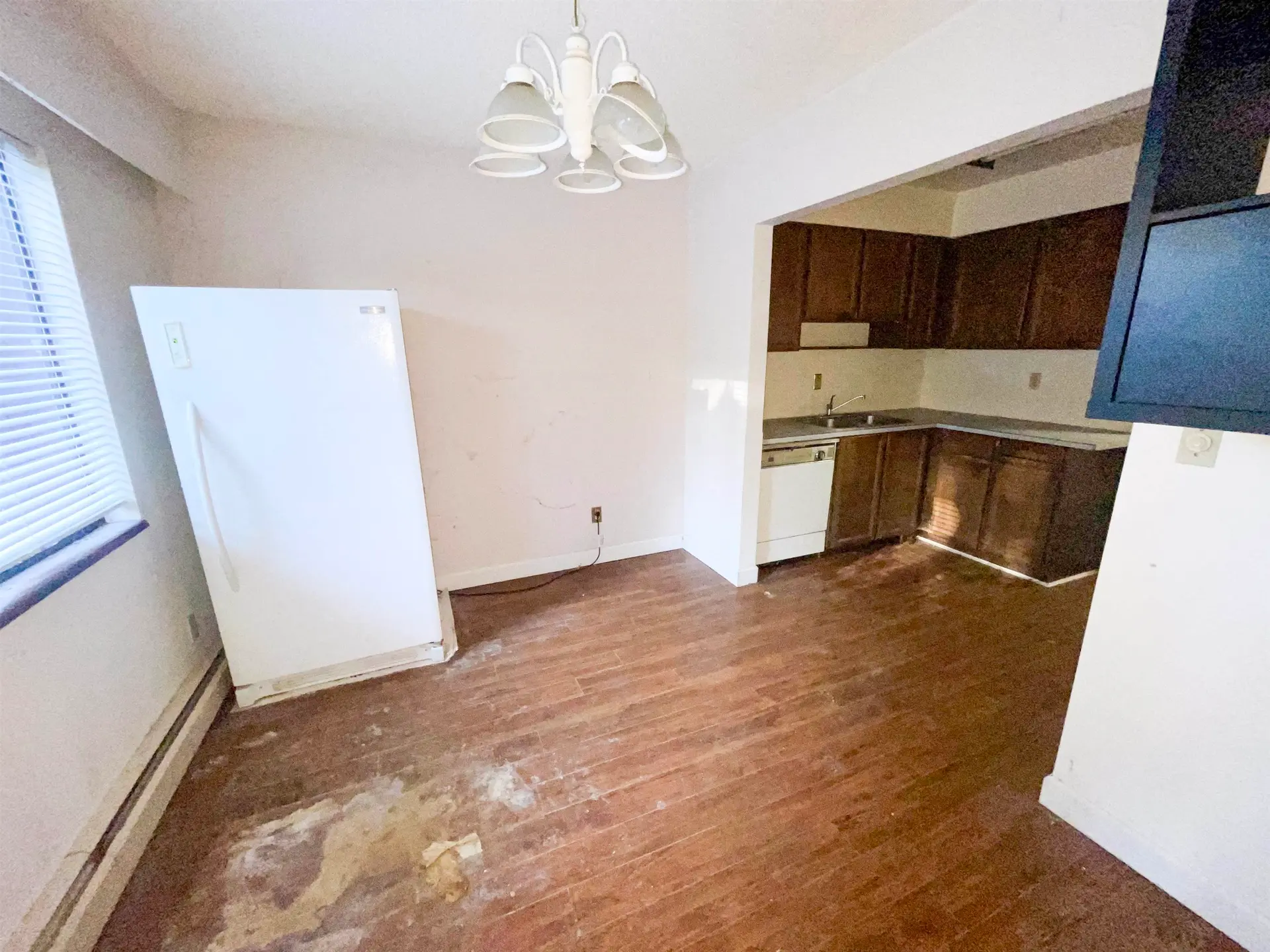 #13 9402 122 Street - Image 11