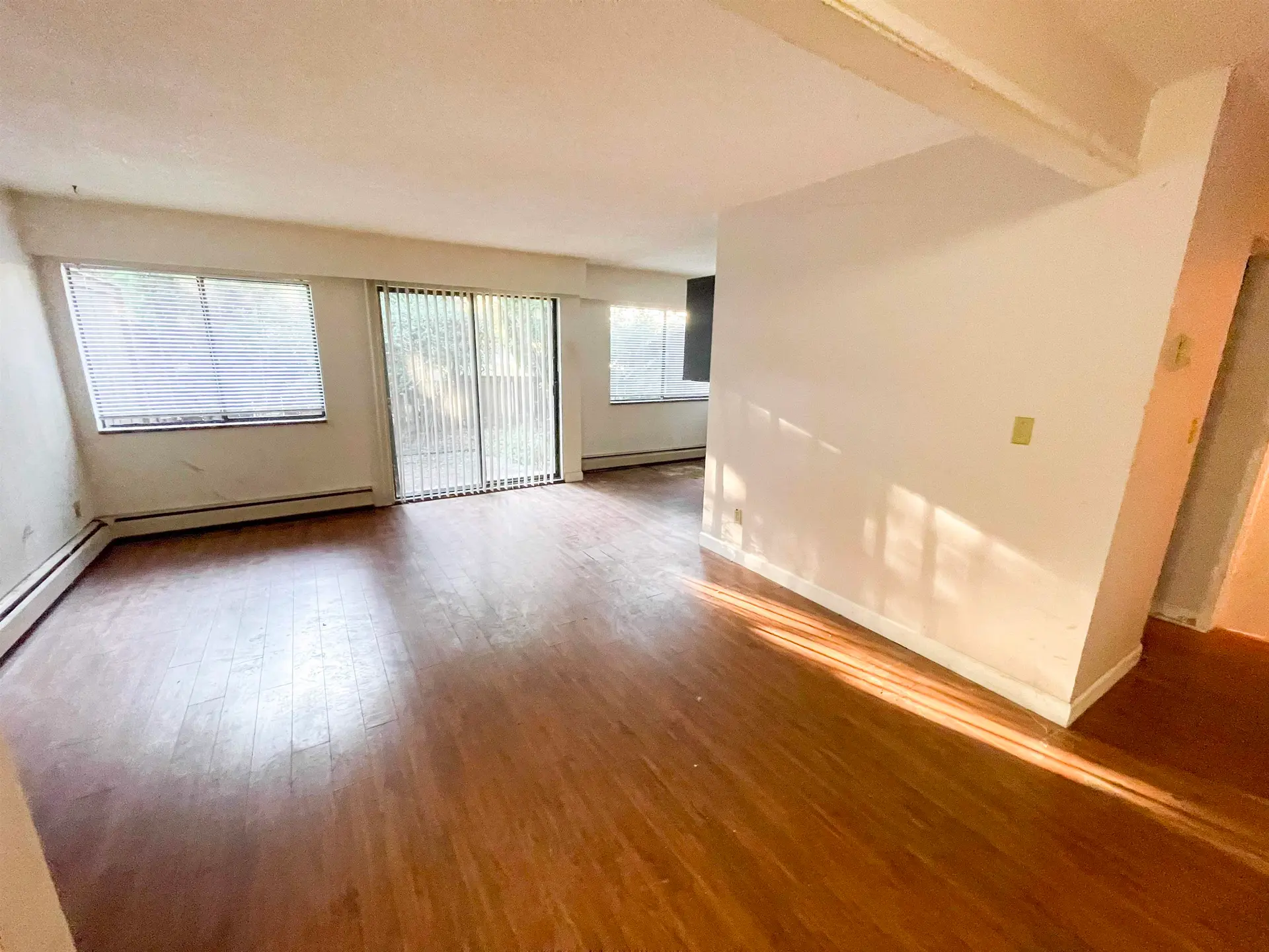 #13 9402 122 Street - Image 4