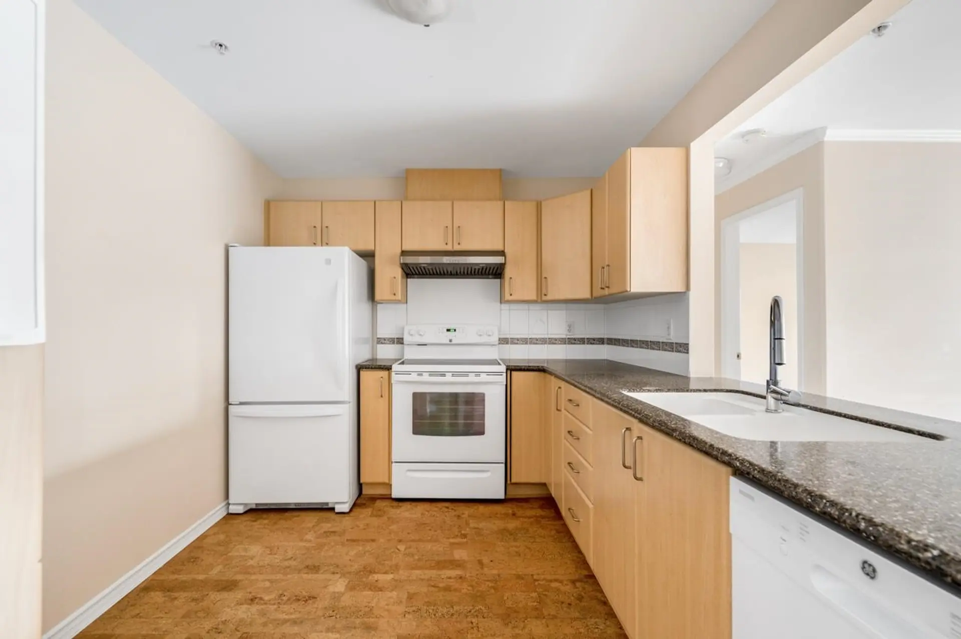 #302 15325 17 Avenue - Image 3