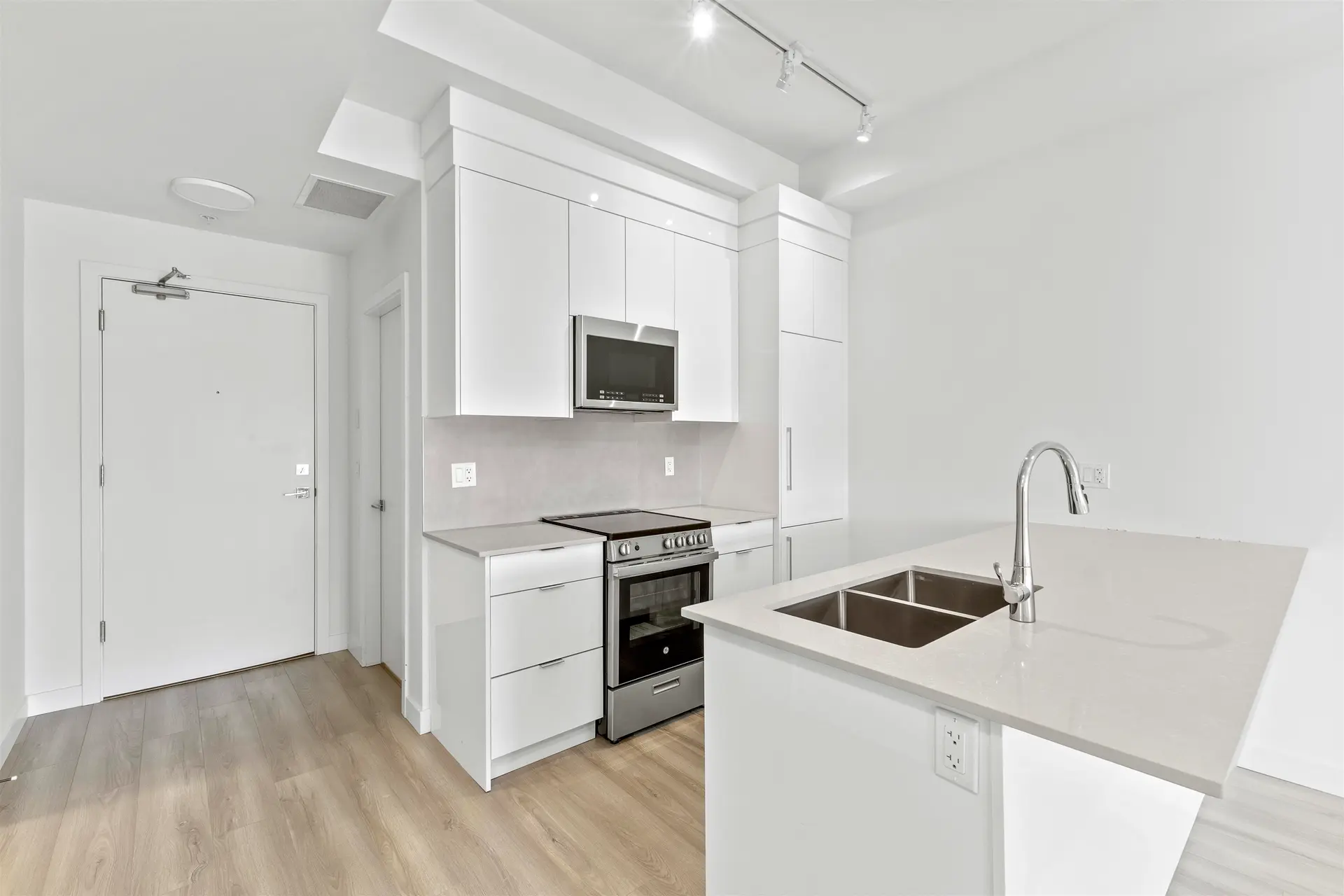 #510 11913 Burnett Street - Image 4