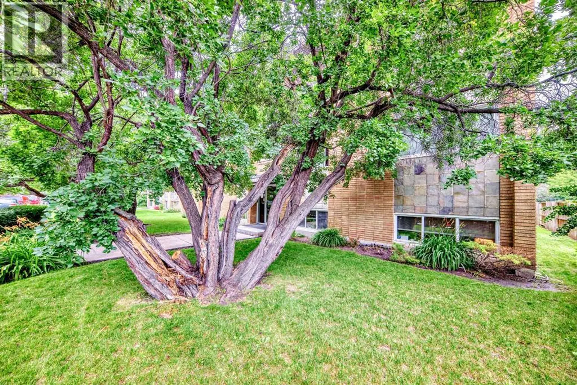 #8 310 22 AVENUE SW - Image 16