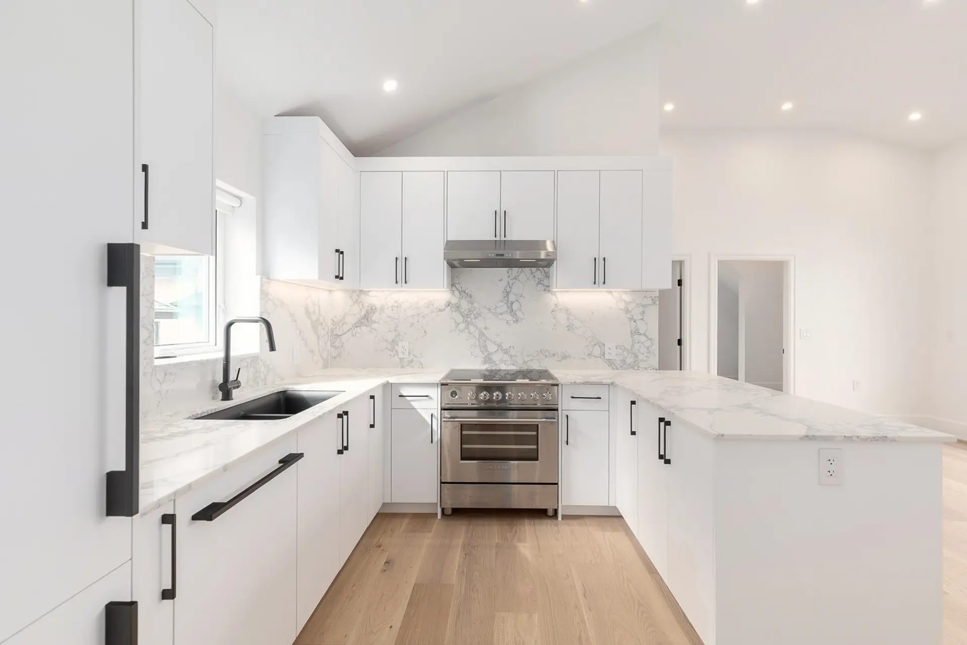 849 E 19th Avenue - Image 3