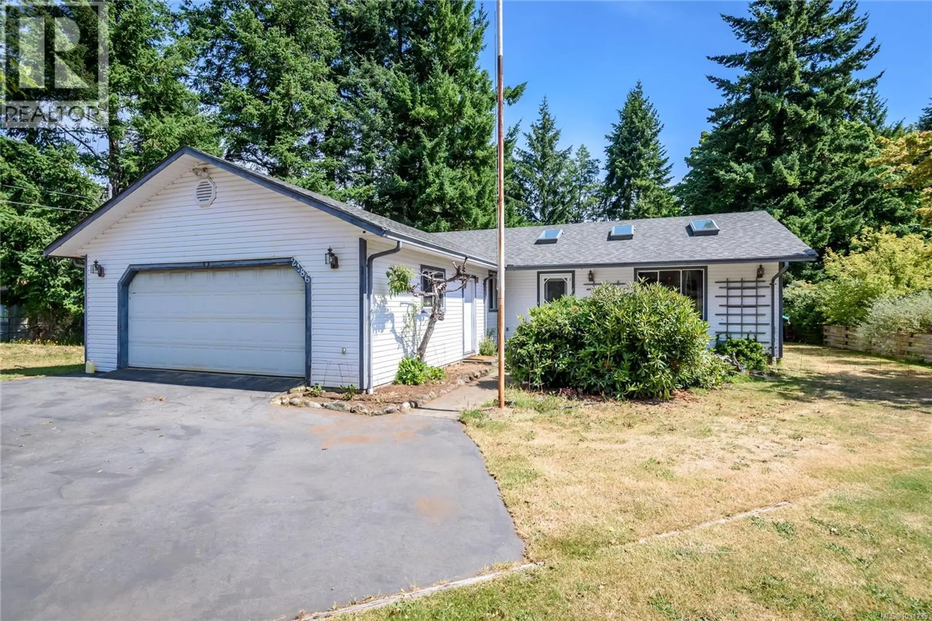 Property at 2186 Waveland Rd, Courtenay, BC