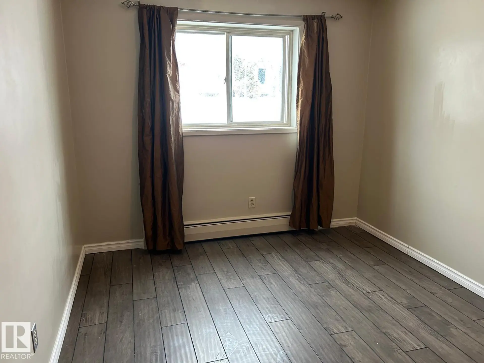 #4 10164 150 ST NW - Image 9