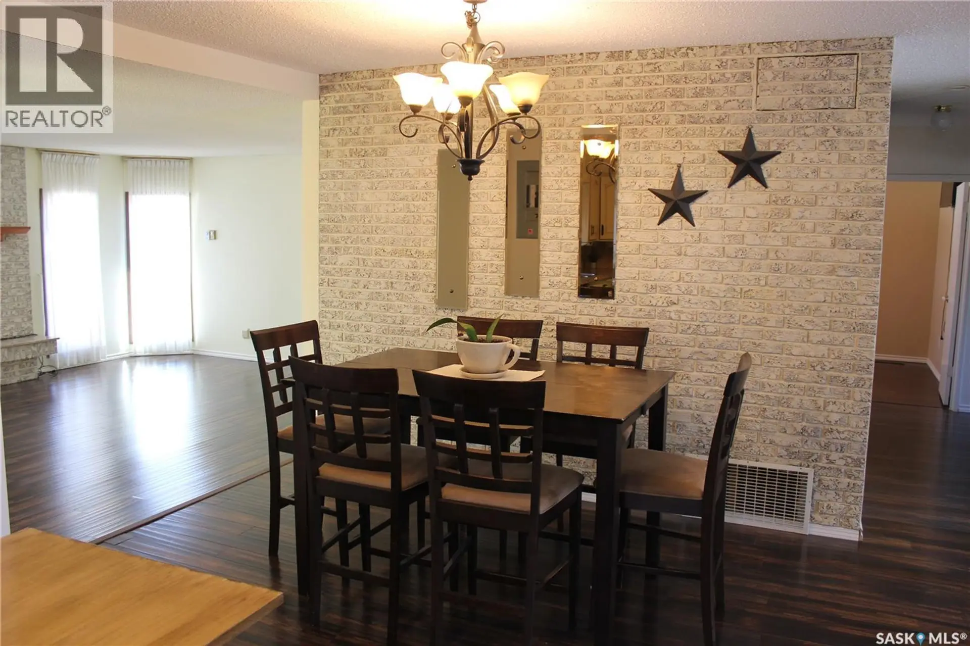 1533 THORN CRESCENT - Image 7
