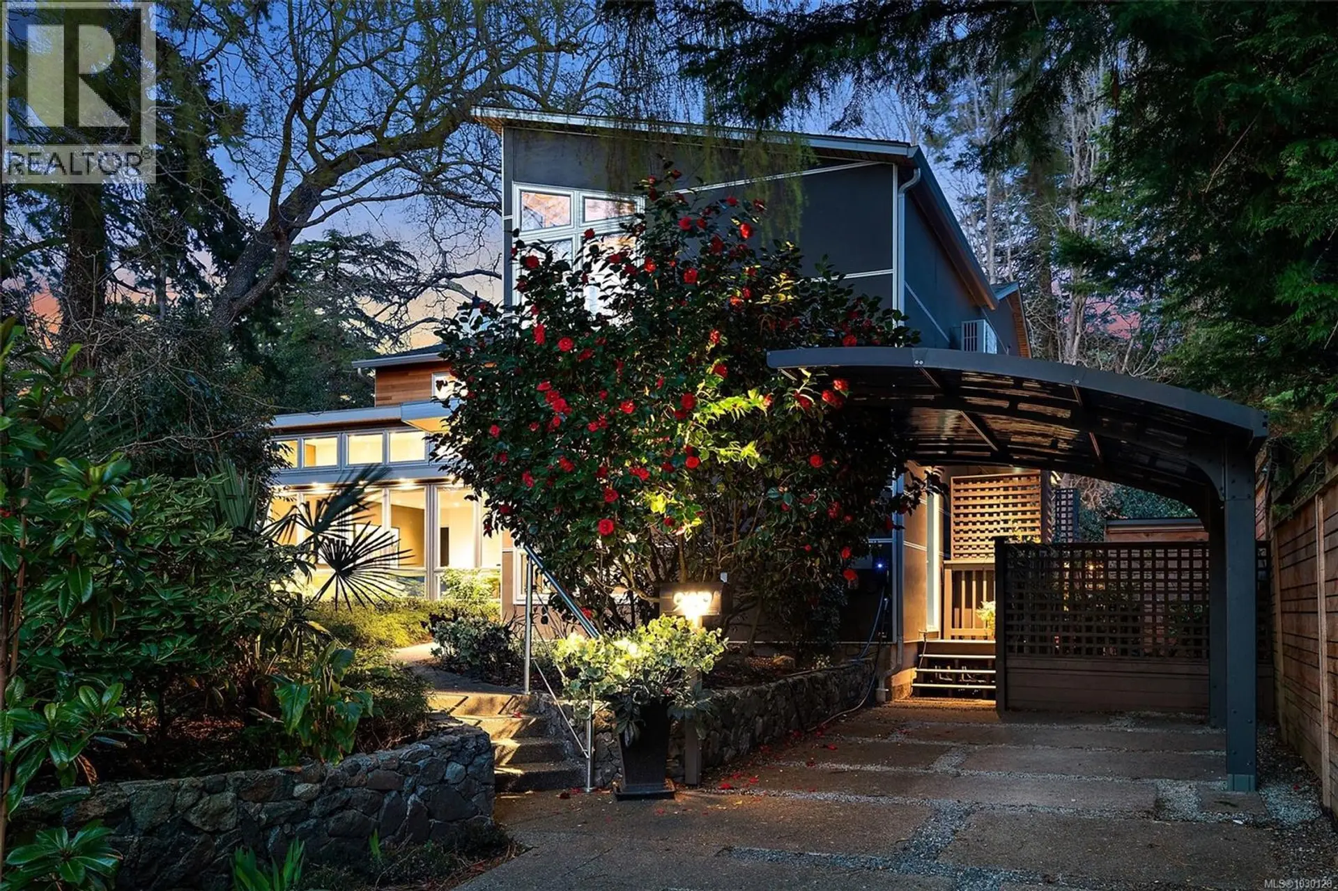 Property at 929 Redfern St, Victoria, BC
