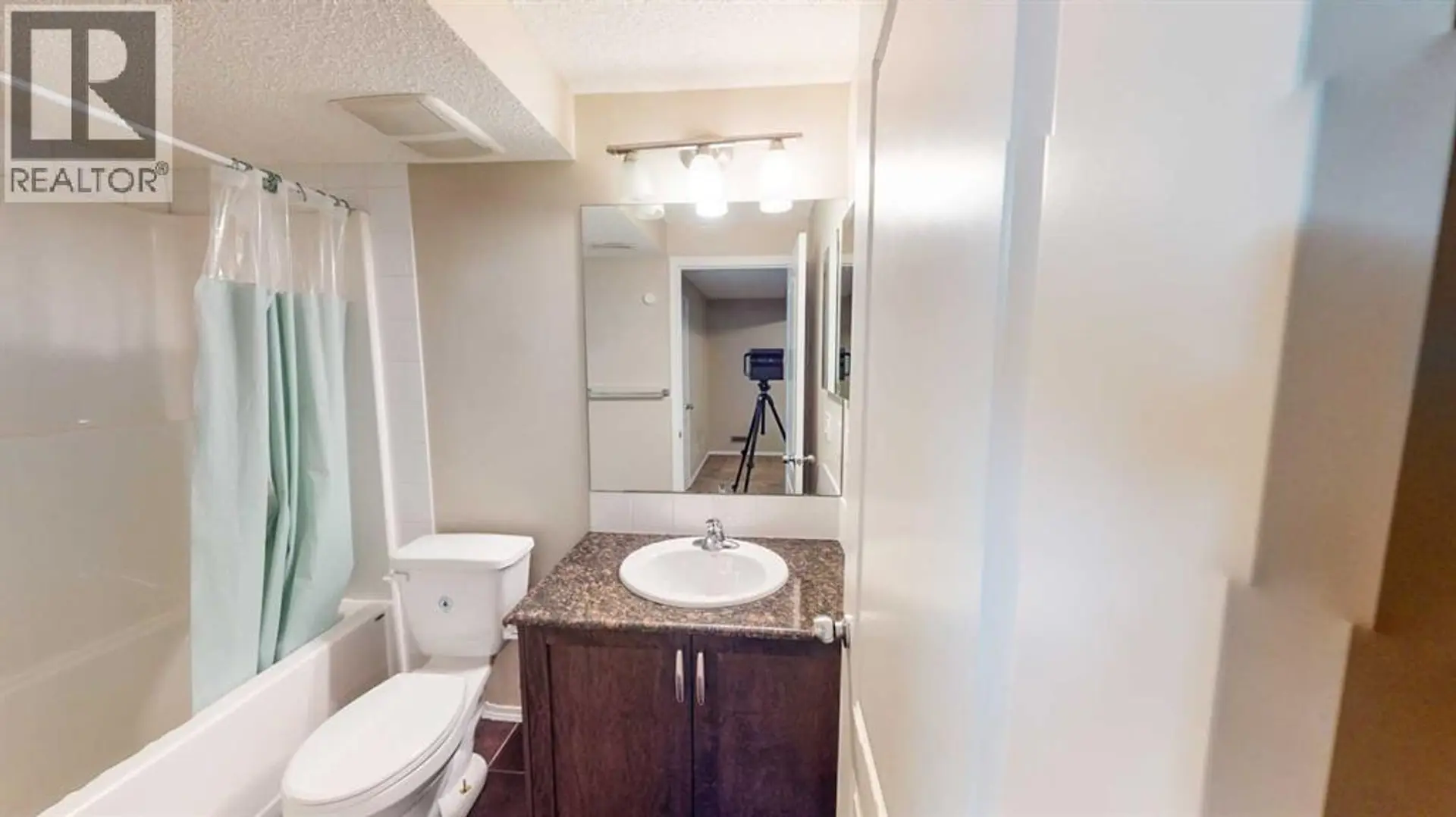 198 SKYVIEW POINT ROAD NE - Image 16