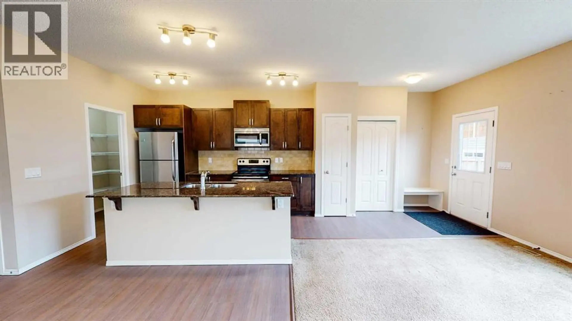 198 SKYVIEW POINT ROAD NE - Image 2