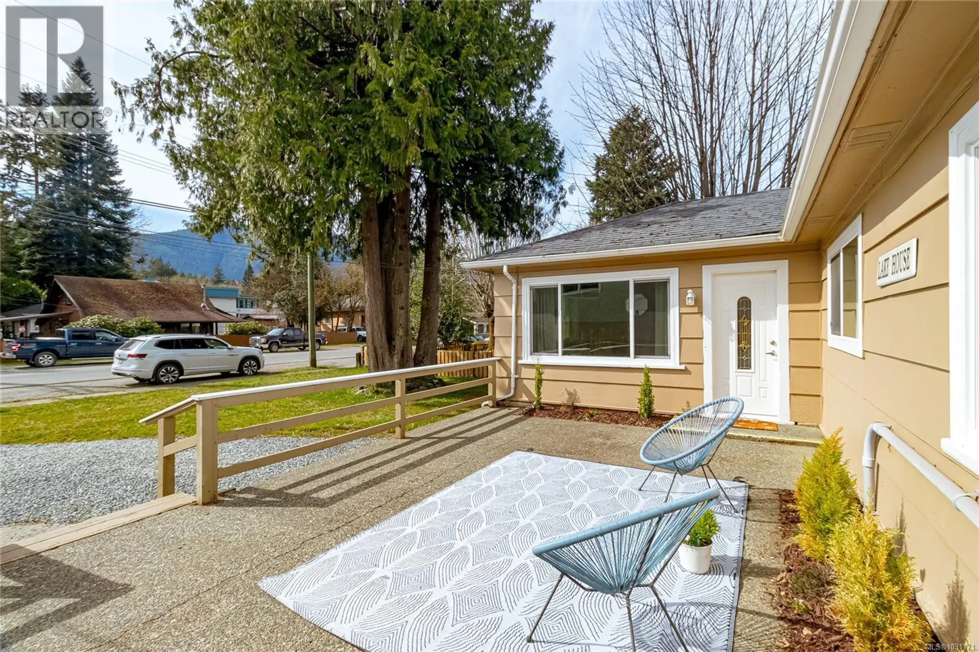 Property at 73 Cowichan Ave W, Lake Cowichan, BC
