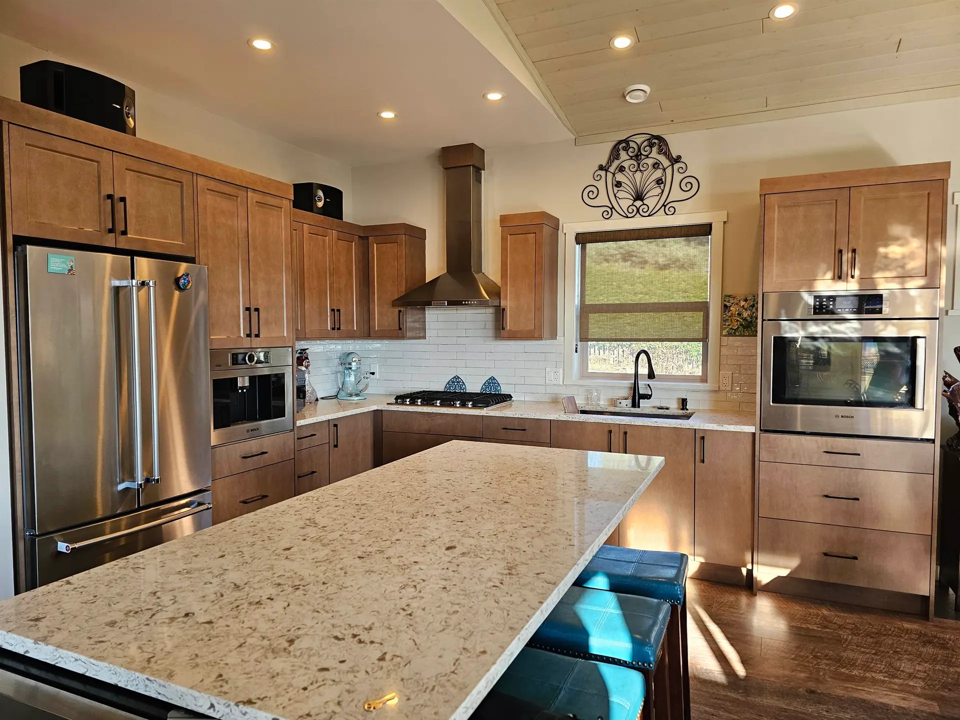 Property at 659 Gibsons Way, Gibsons, BC