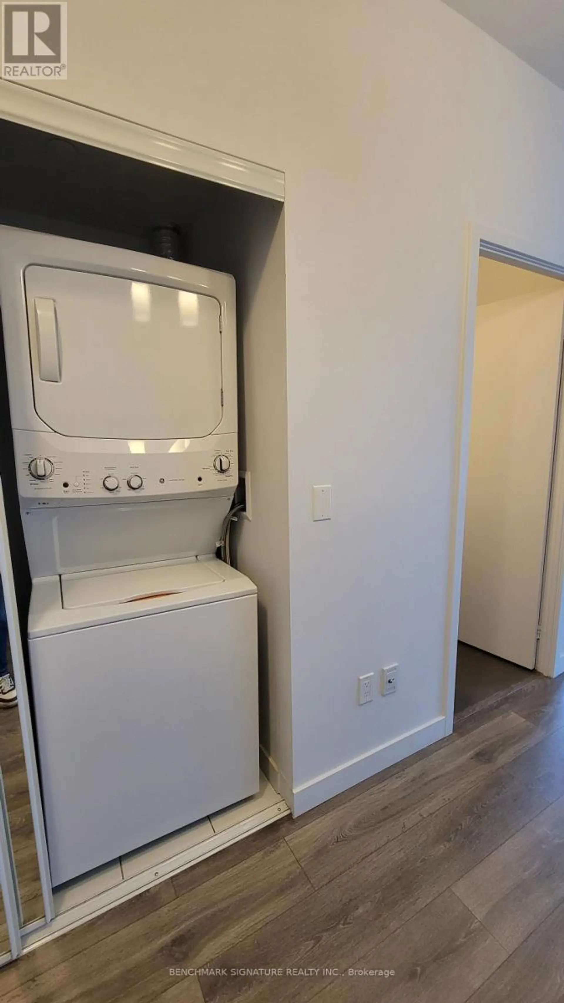 #3003 8 EGLINTON AVENUE E - Image 12
