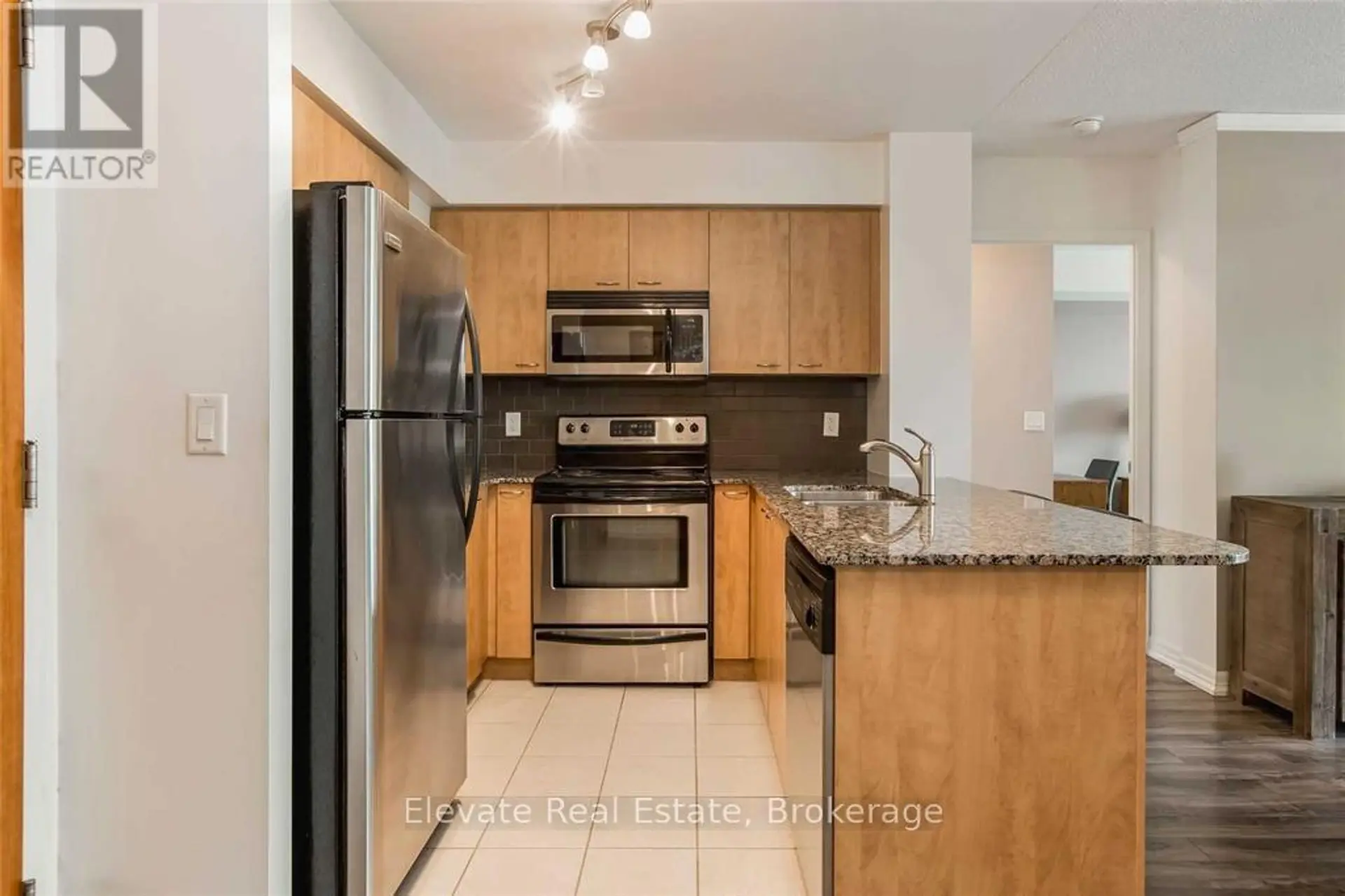 #1009 1403 ROYAL YORK ROAD - Image 2