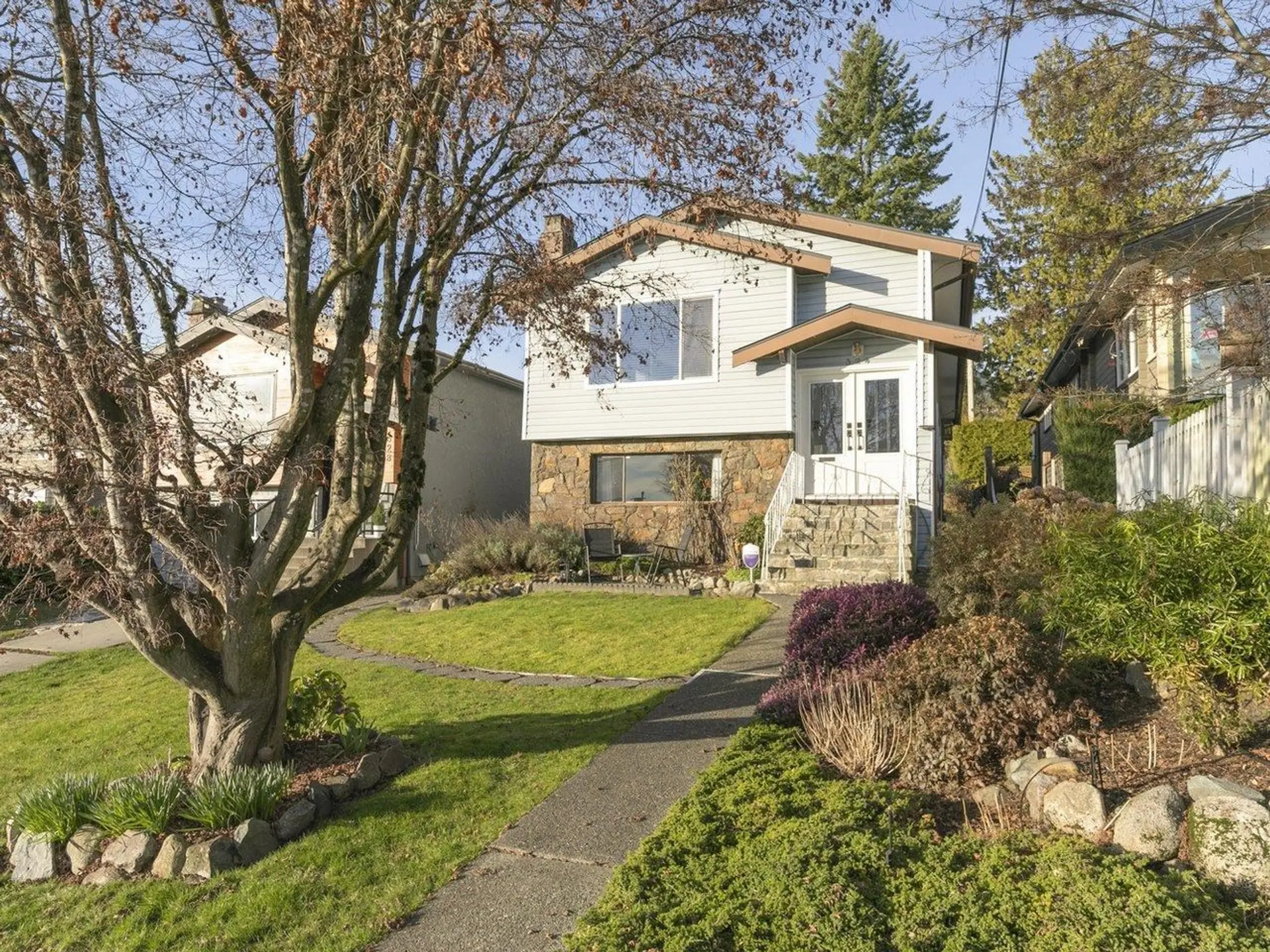 Property at 324 W 28th Street, North Vancouver, BC