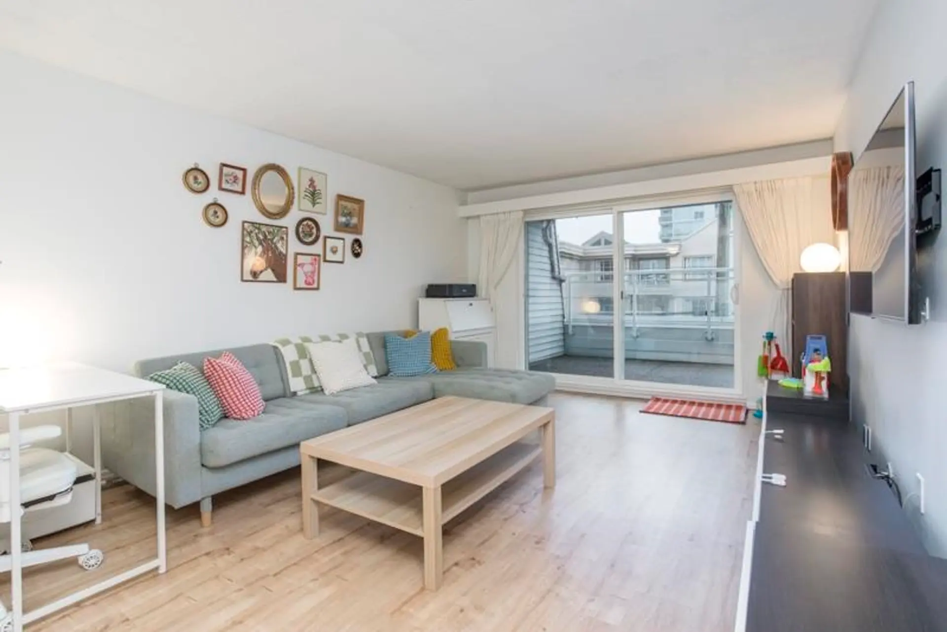 #119 550 Royal Avenue - Image 3