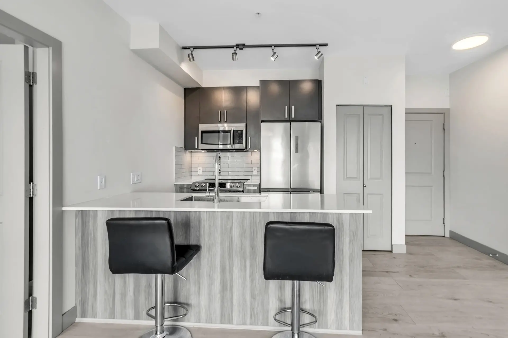 #311 6968 Royal Oak Avenue - Image 9