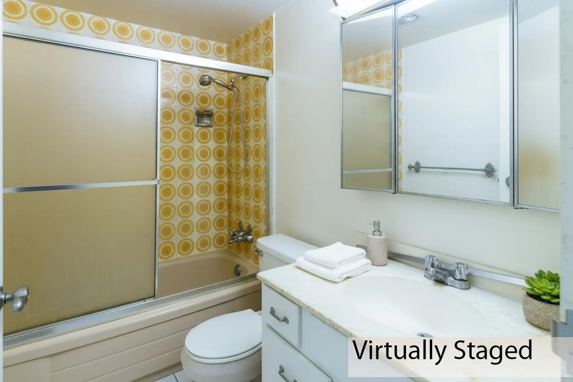 #305 466 E Eighth Avenue - Image 12
