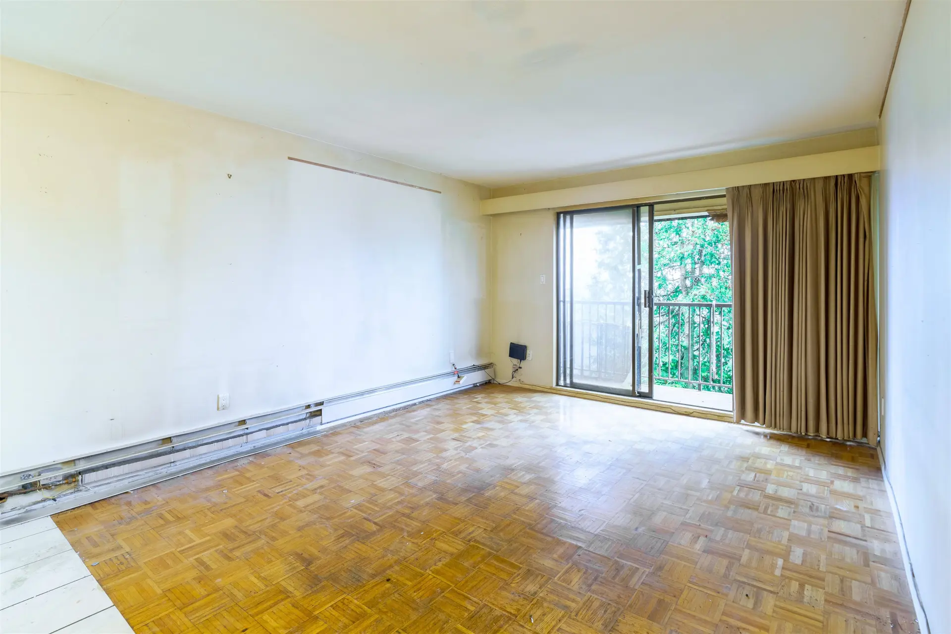 #305 466 E Eighth Avenue - Image 8